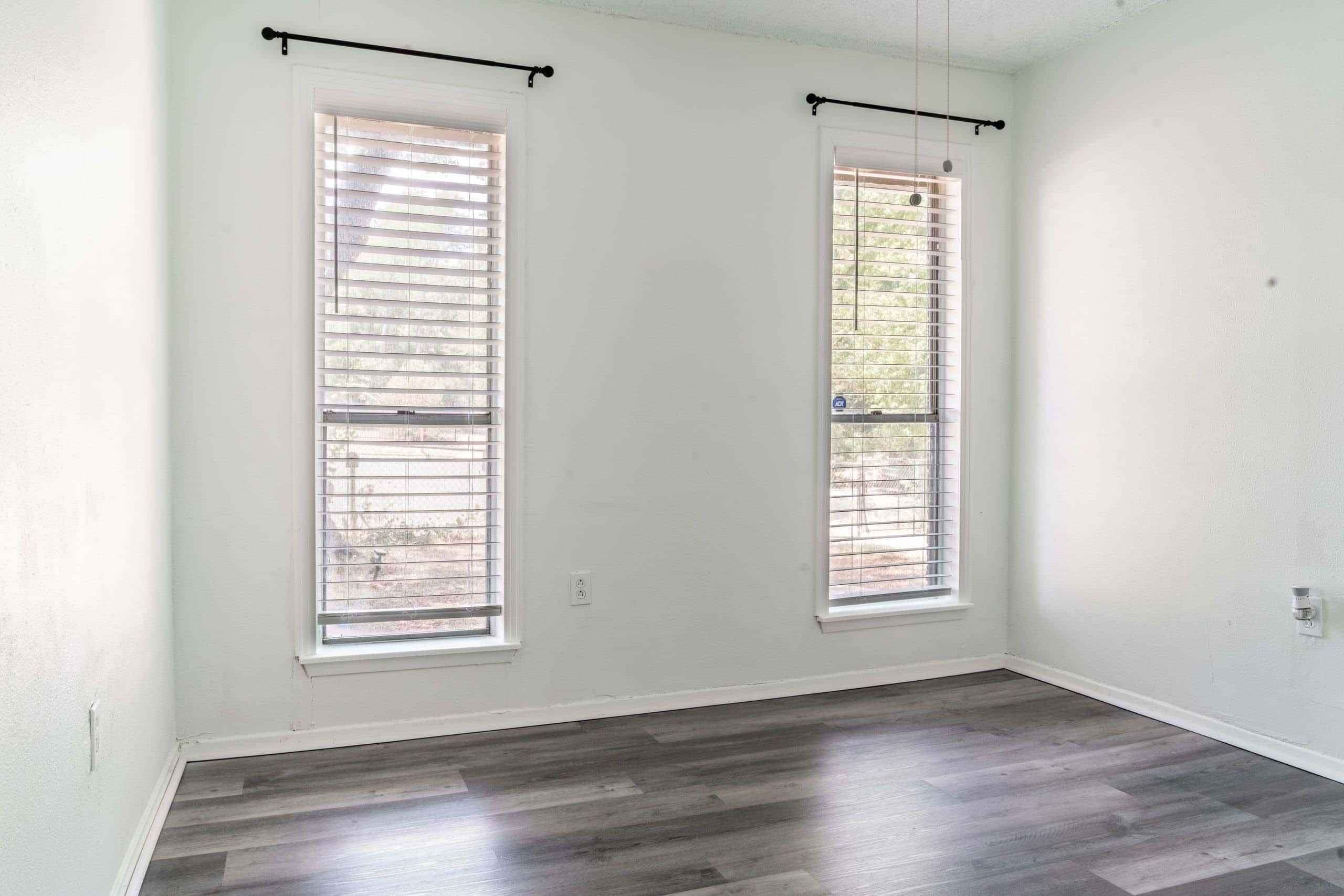 Amenities?w=400&h=260&fit=crop&q=40&auto=format&trim=auto