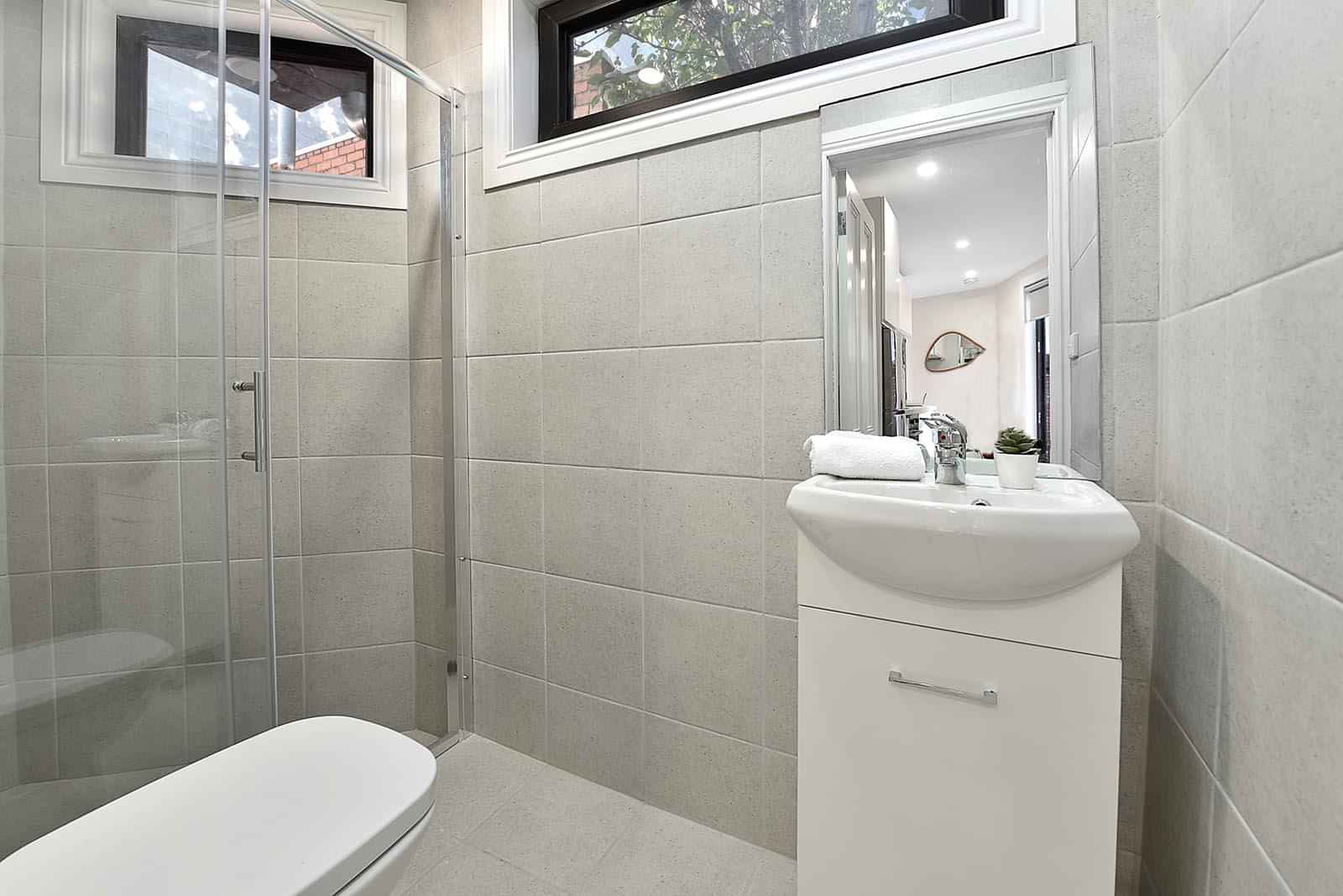 Studio 3 - Bedroom?w=400&h=260&fit=crop&q=40&auto=format&trim=auto