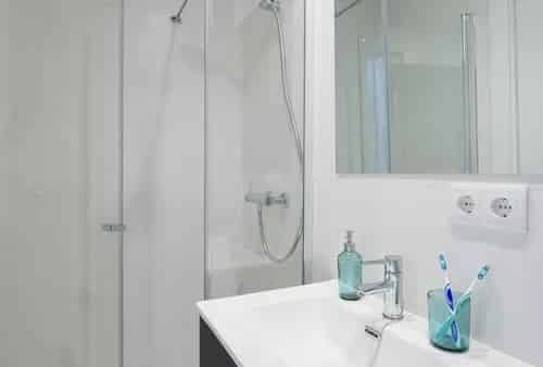 Common Area?w=400&h=260&fit=crop&q=40&auto=format&trim=auto