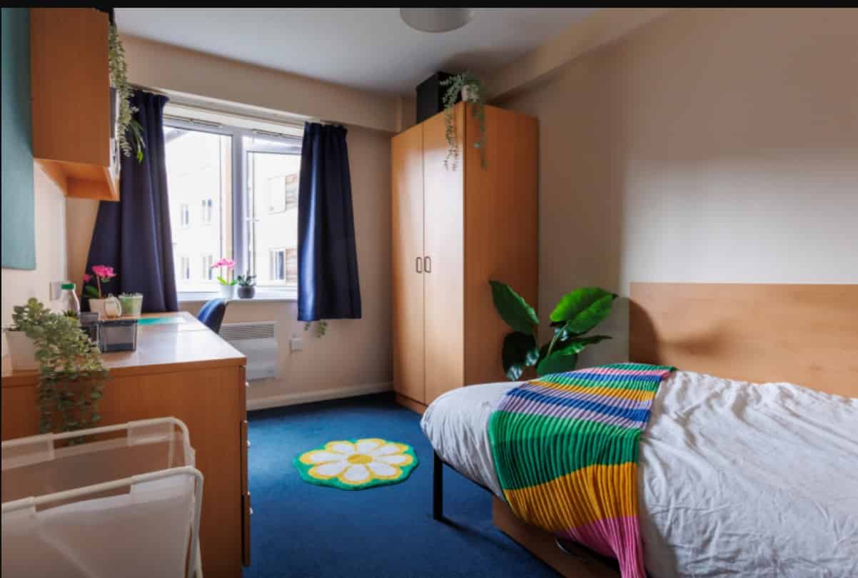 Amenities?w=400&h=260&fit=crop&q=40&auto=format&trim=auto