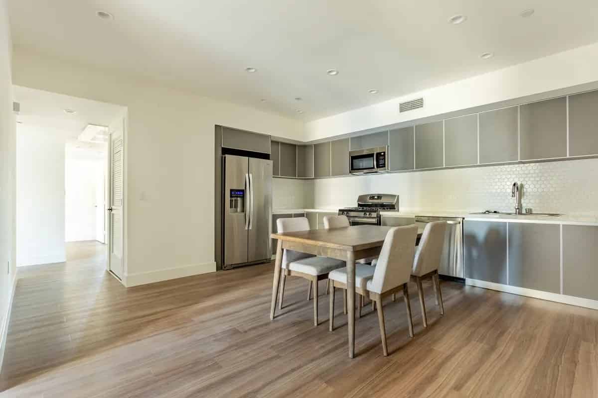 Kitchen?w=400&h=260&fit=crop&q=40&auto=format&trim=auto