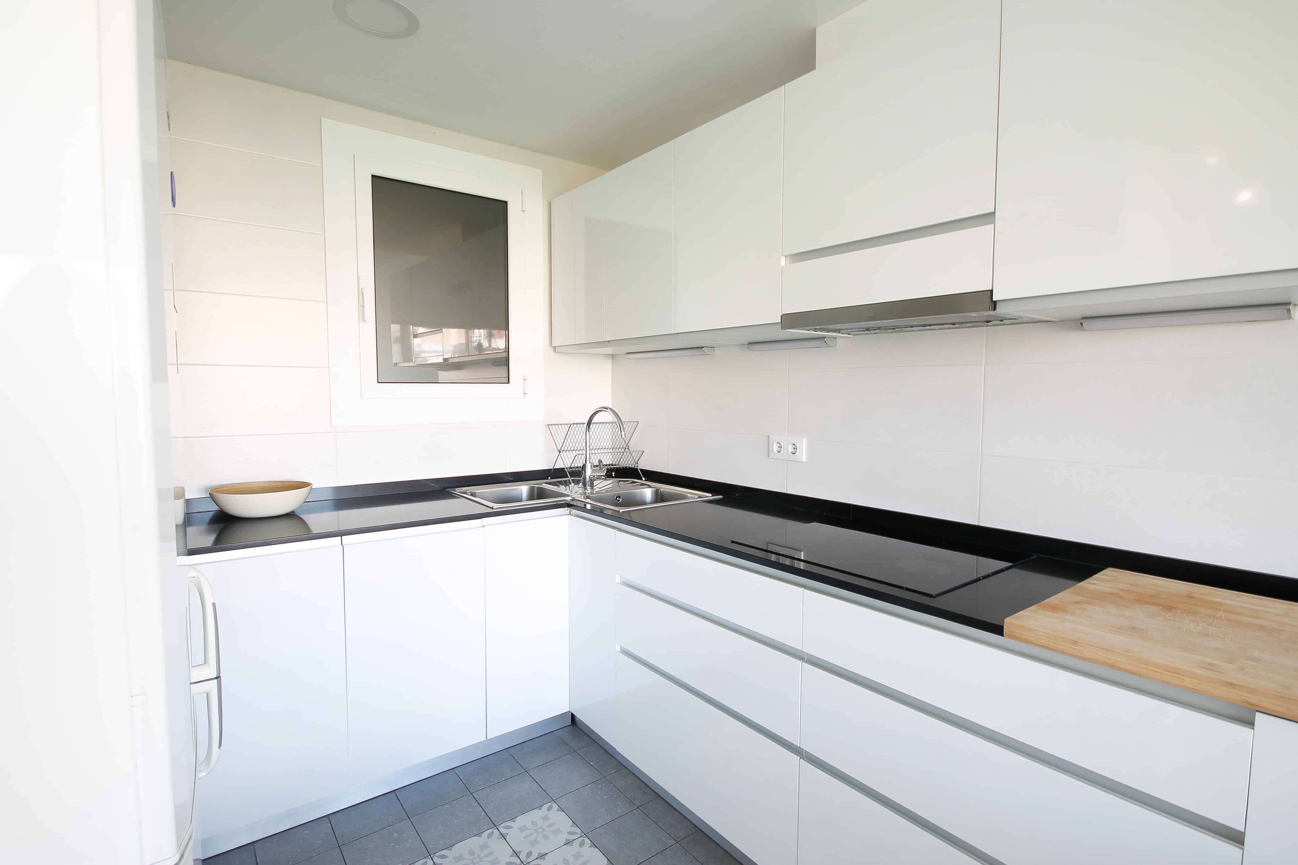 Gran Via De Les Corts Catalanes 798 5-40 L'Eixample, Barcelona - Barcelona, Spain - Kitchen