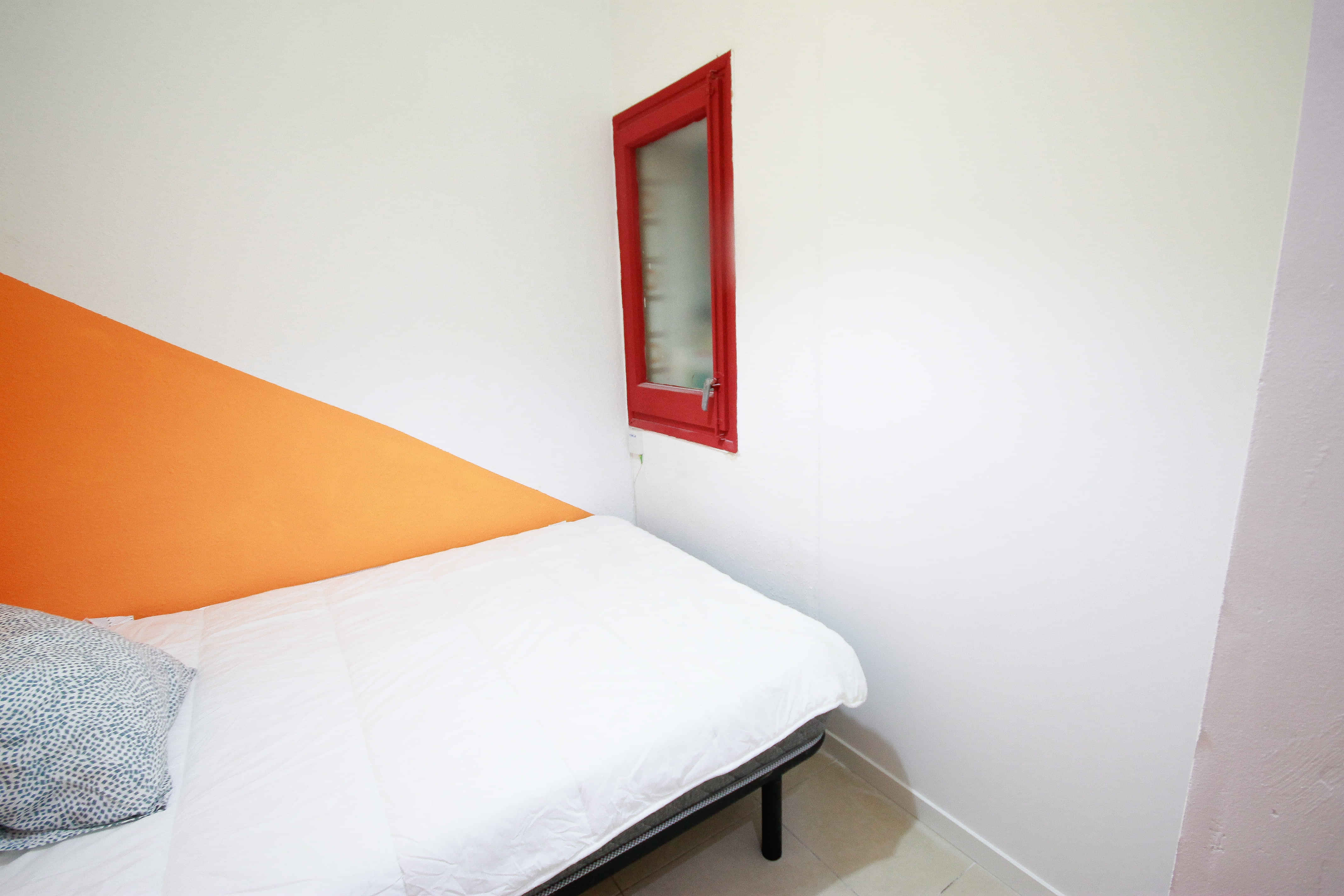 Common Area?w=400&h=260&fit=crop&q=40&auto=format&trim=auto