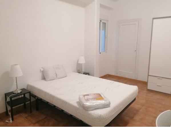 Poeta Cabanyes 14 Entresuelo Derecho, Barcelona - Barcelona, Spain - R0118 - Bedroom