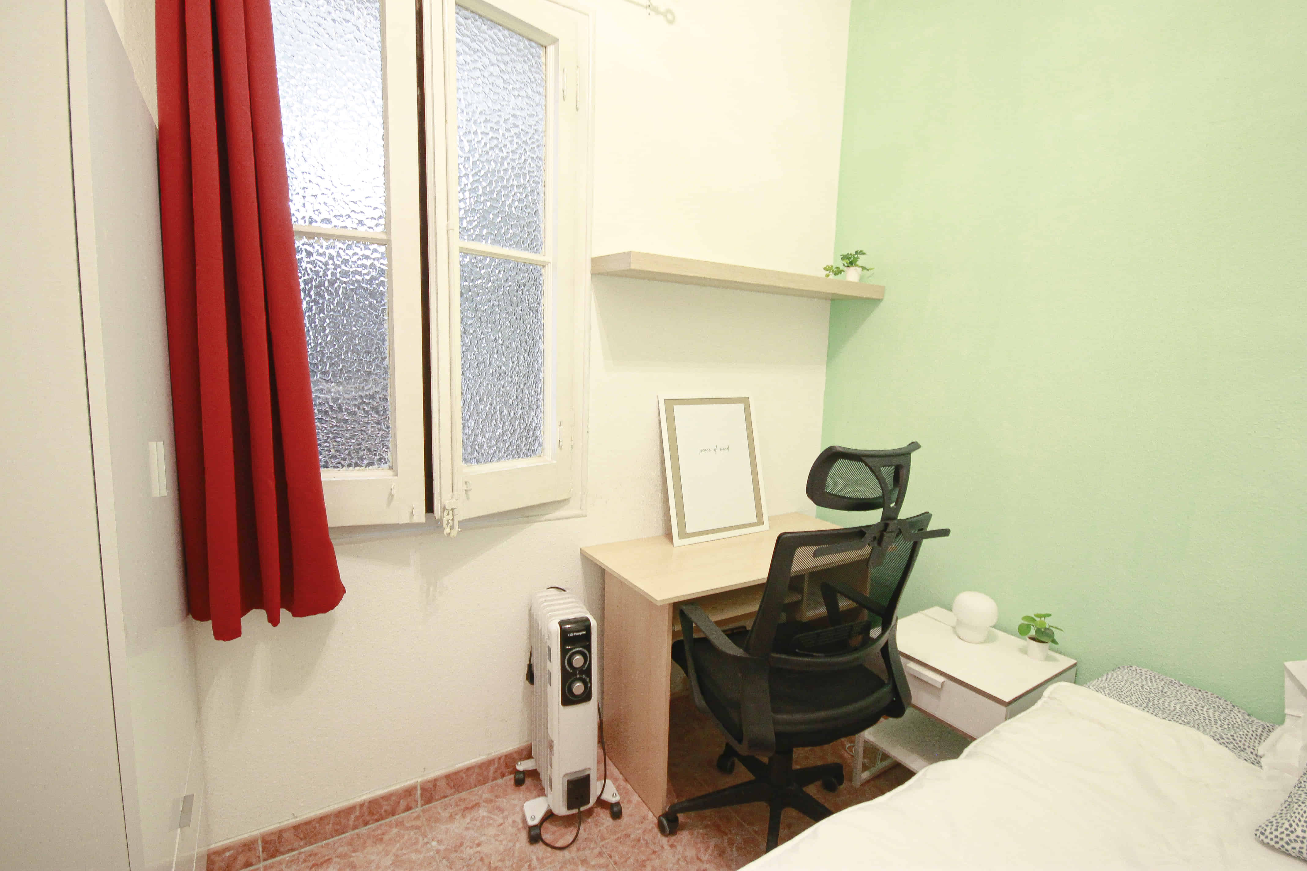 Common Area?w=400&h=260&fit=crop&q=40&auto=format&trim=auto