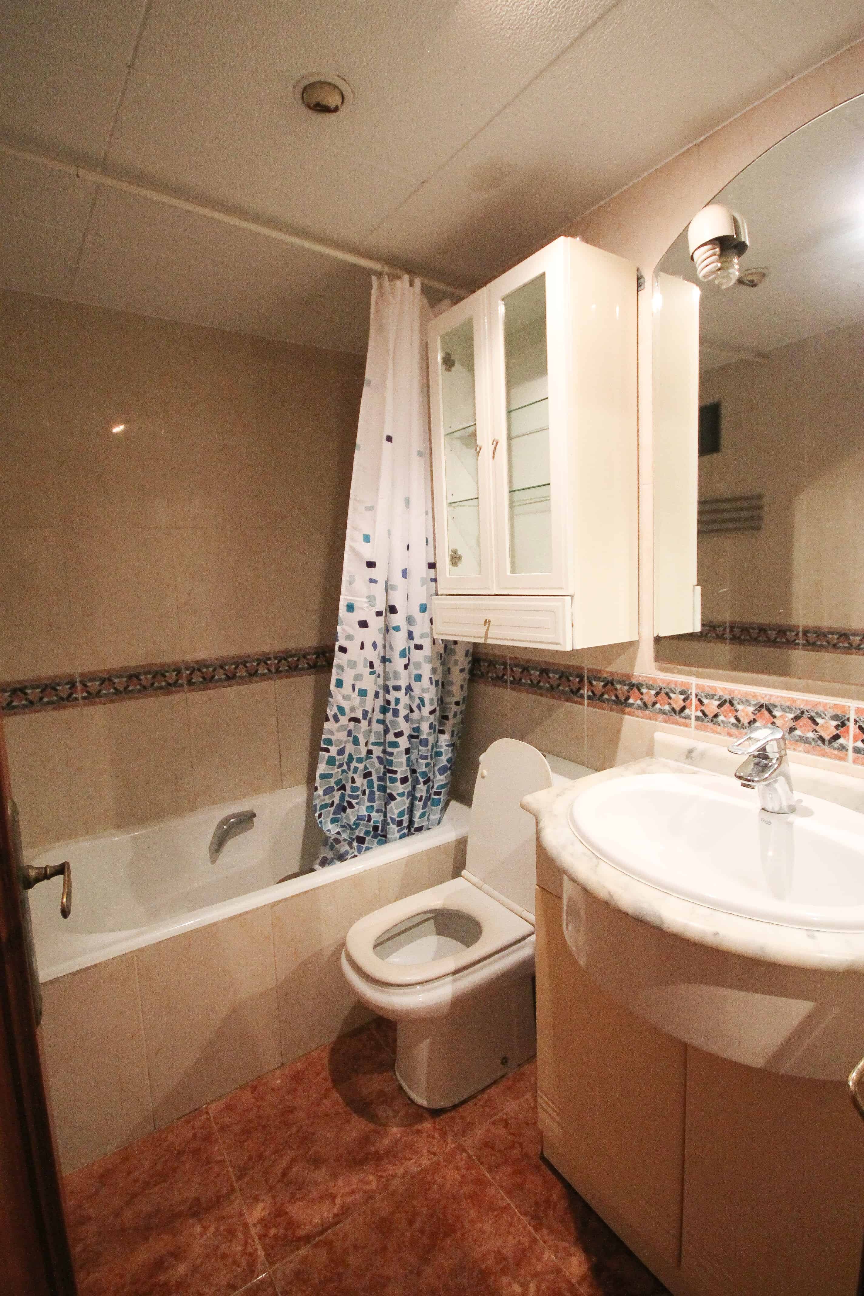 Rambla Del Brasil 7 2-4 Sants-Montjuïc, Barcelona - Barcelona, Spain - Bathroom