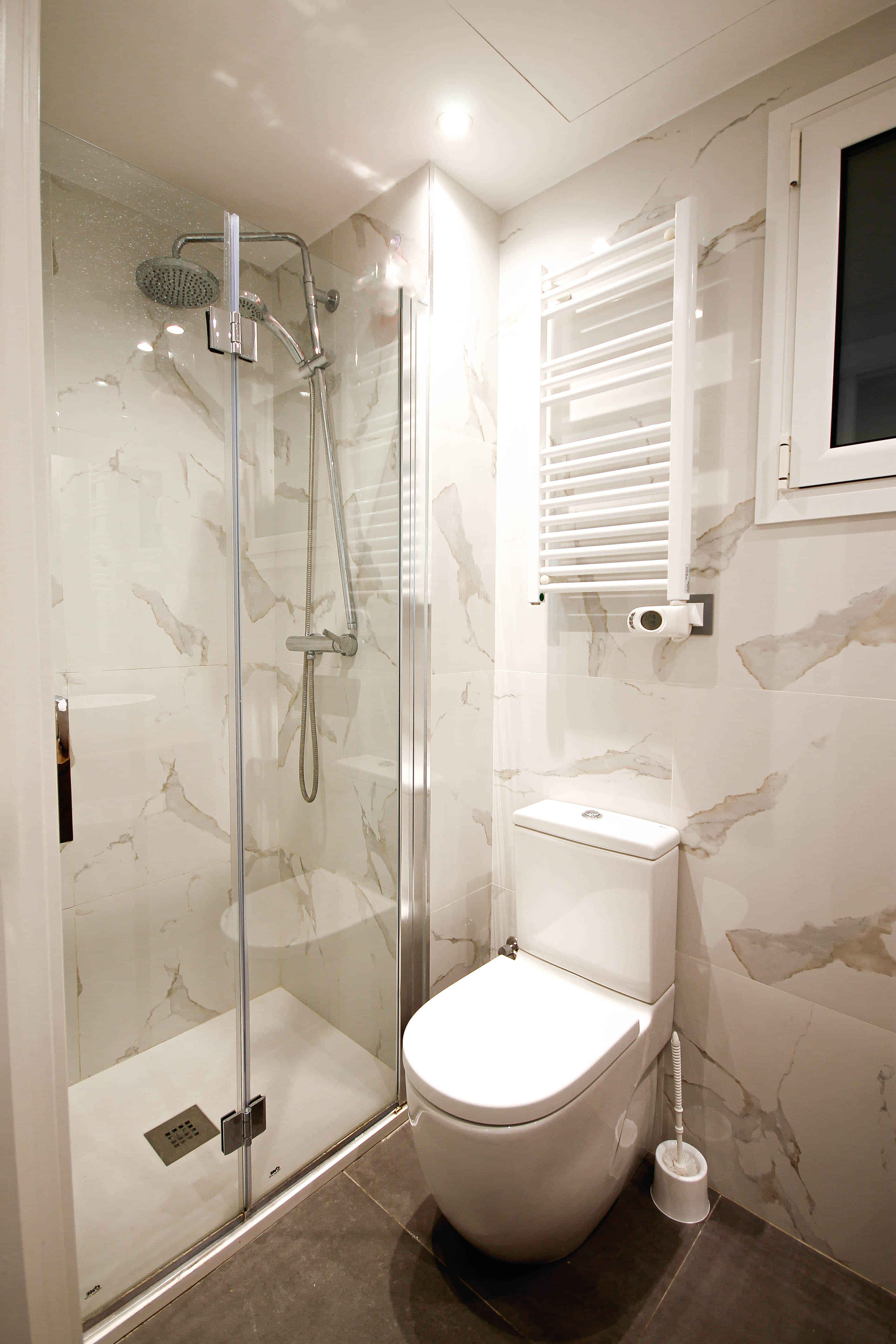 Carrer De L'Equador 77 2-4 Les Corts, Barcelona - Barcelona, Spain - Bathroom