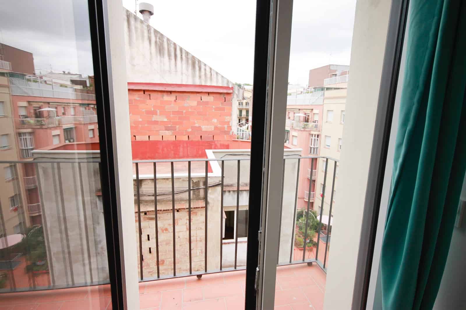 Poeta Cabanyes 14 3-1 Izquierdo, Barcelona - Barcelona, Spain - Exterior