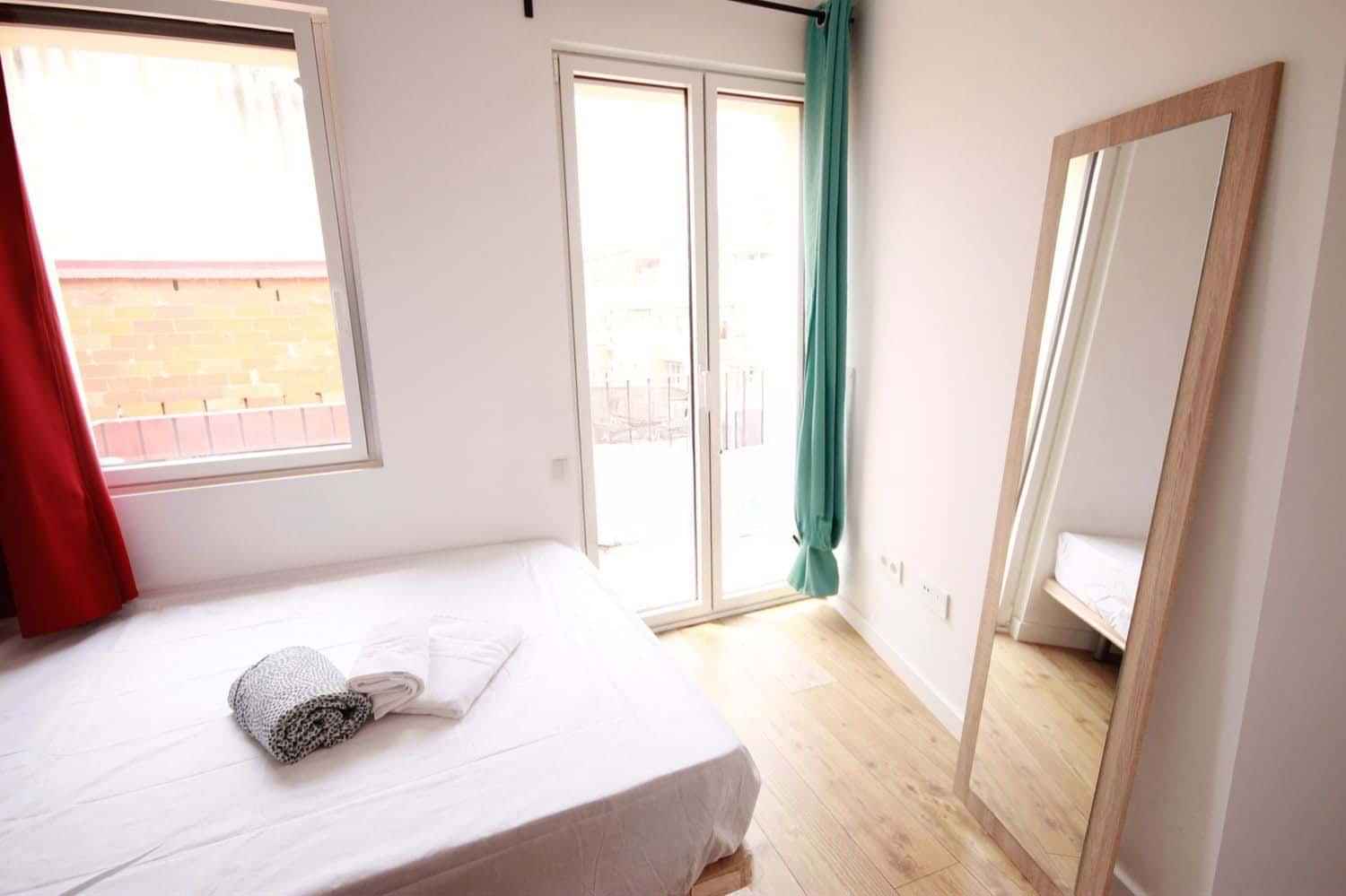 Amenities?w=400&h=260&fit=crop&q=40&auto=format&trim=auto