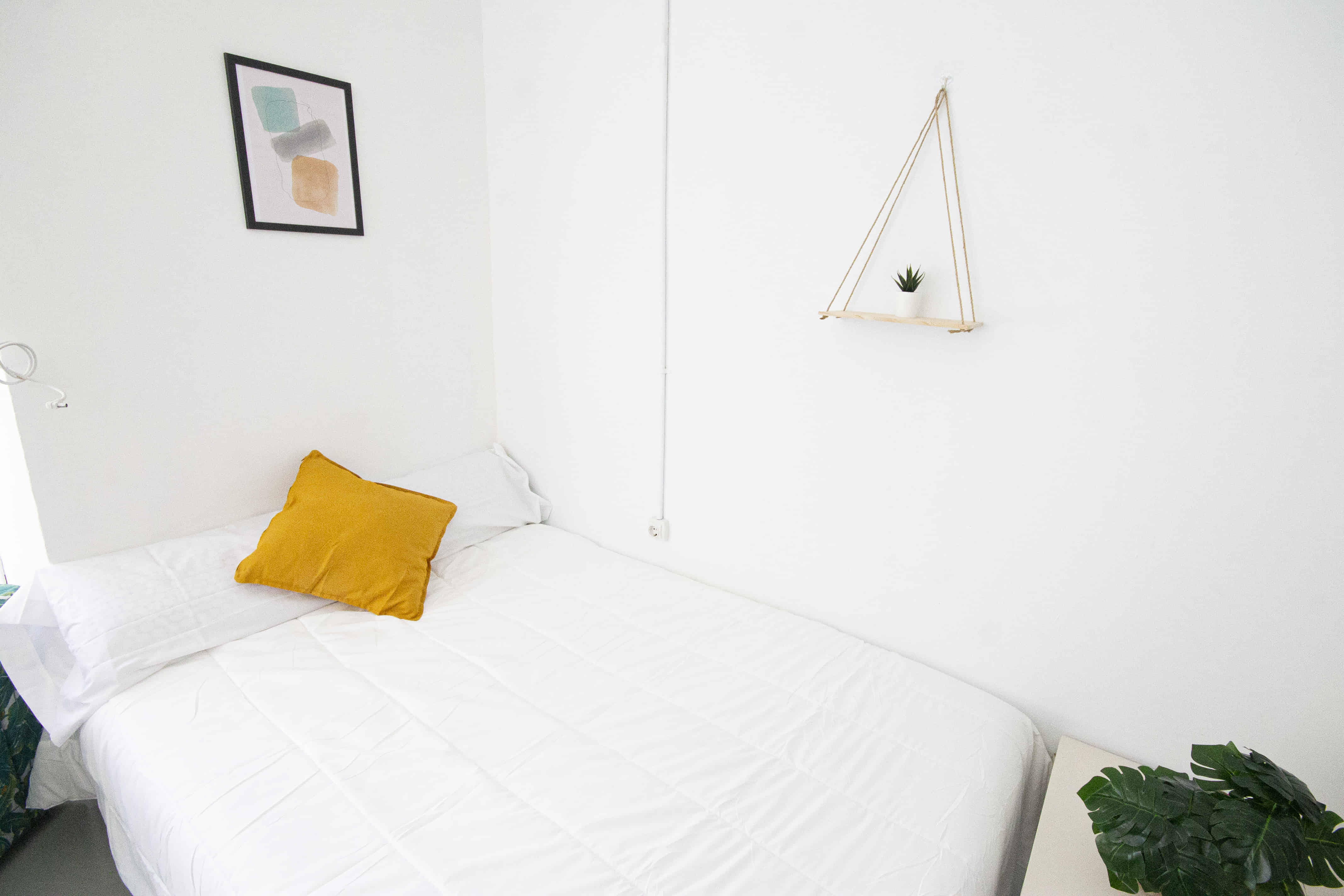 Common Area?w=400&h=260&fit=crop&q=40&auto=format&trim=auto