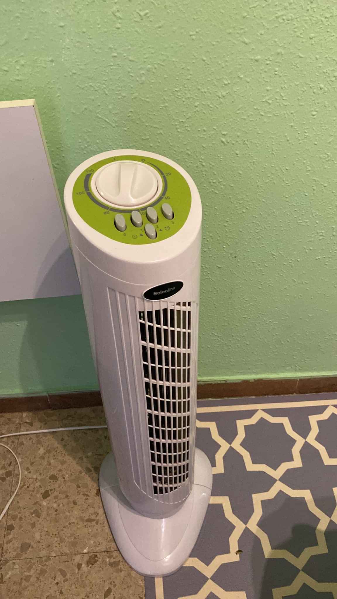 Common Area?w=400&h=260&fit=crop&q=40&auto=format&trim=auto