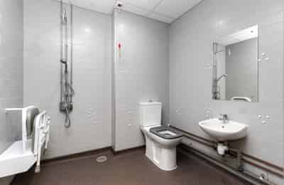 Common Area?w=400&h=260&fit=crop&q=40&auto=format&trim=auto
