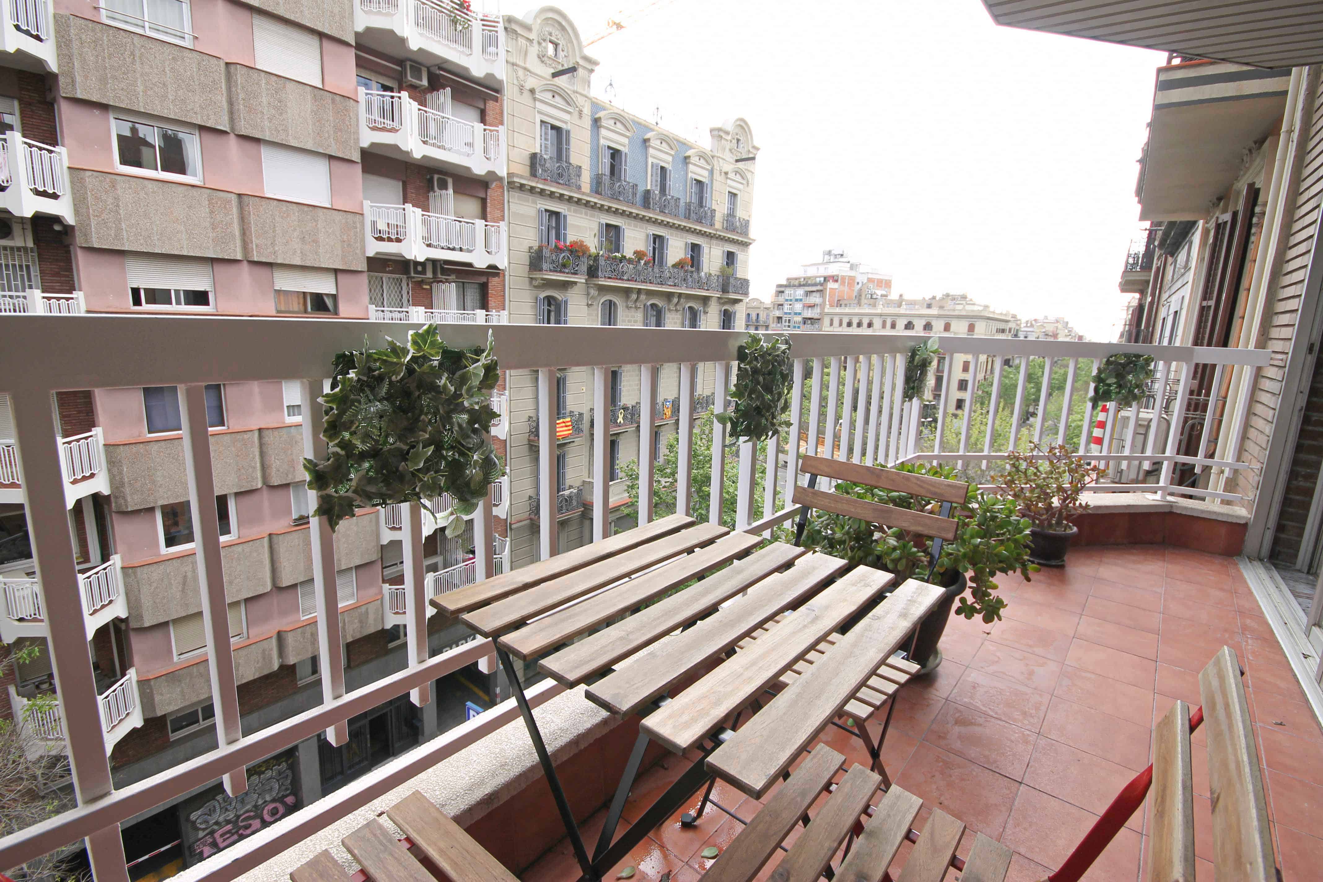 C/ De Girona 151 L'Eixample, Barcelona - Barcelona, Spain - Exterior