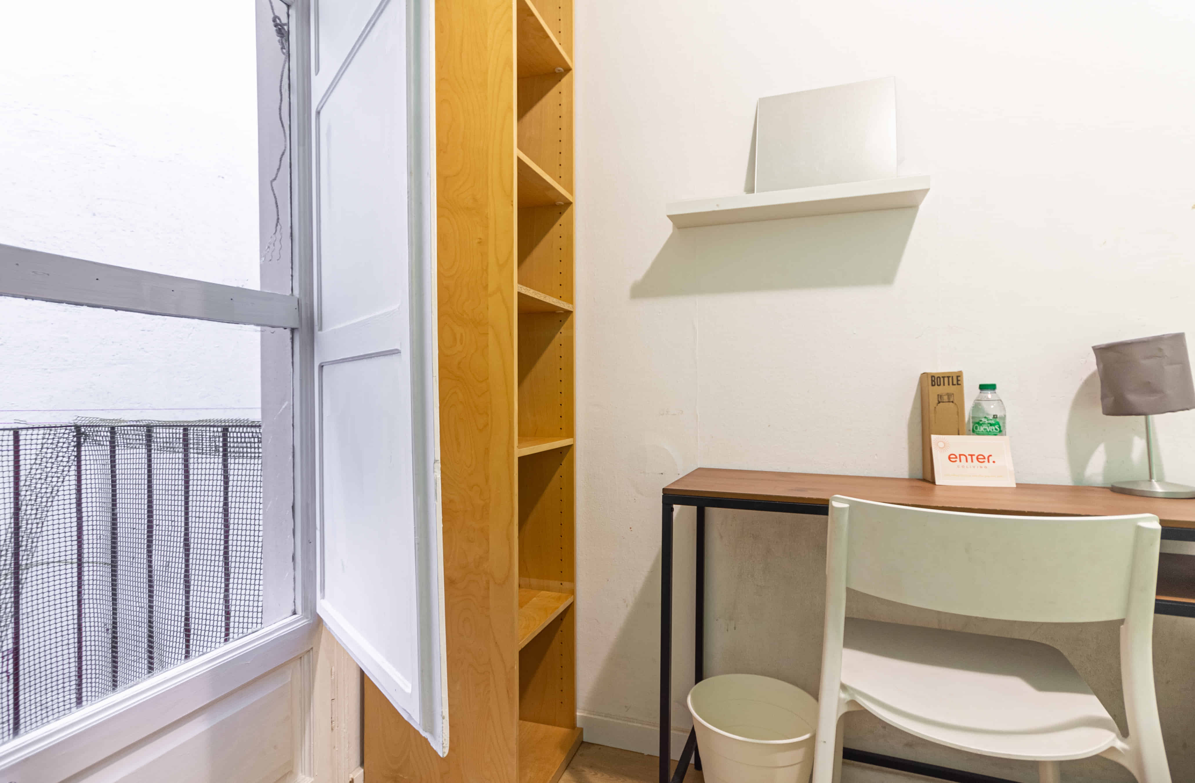 Bathroom?w=400&h=260&fit=crop&q=40&auto=format&trim=auto