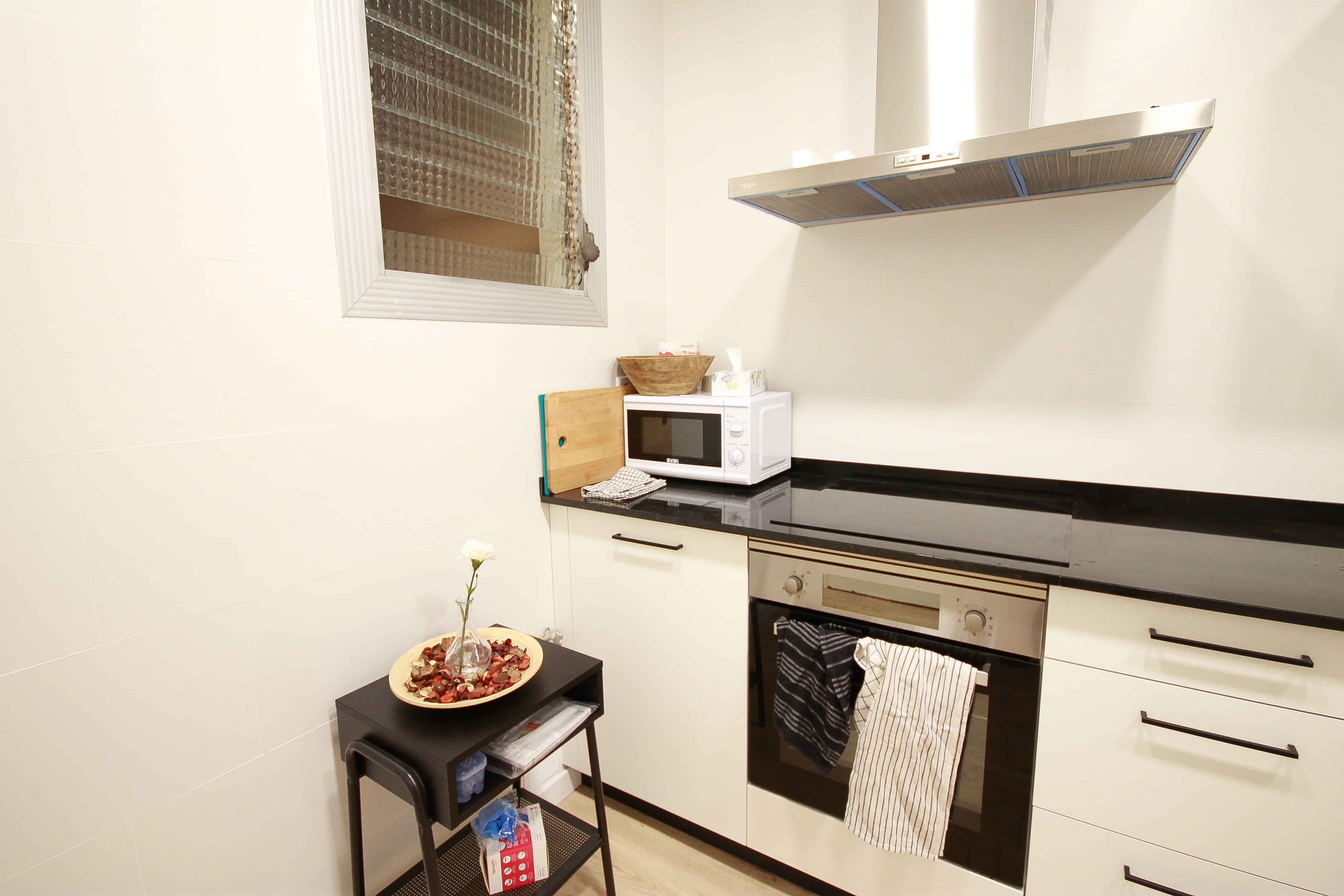 Carrer D'Aribau 84 L'Eixample, Barcelona - Barcelona, Spain - Kitchen