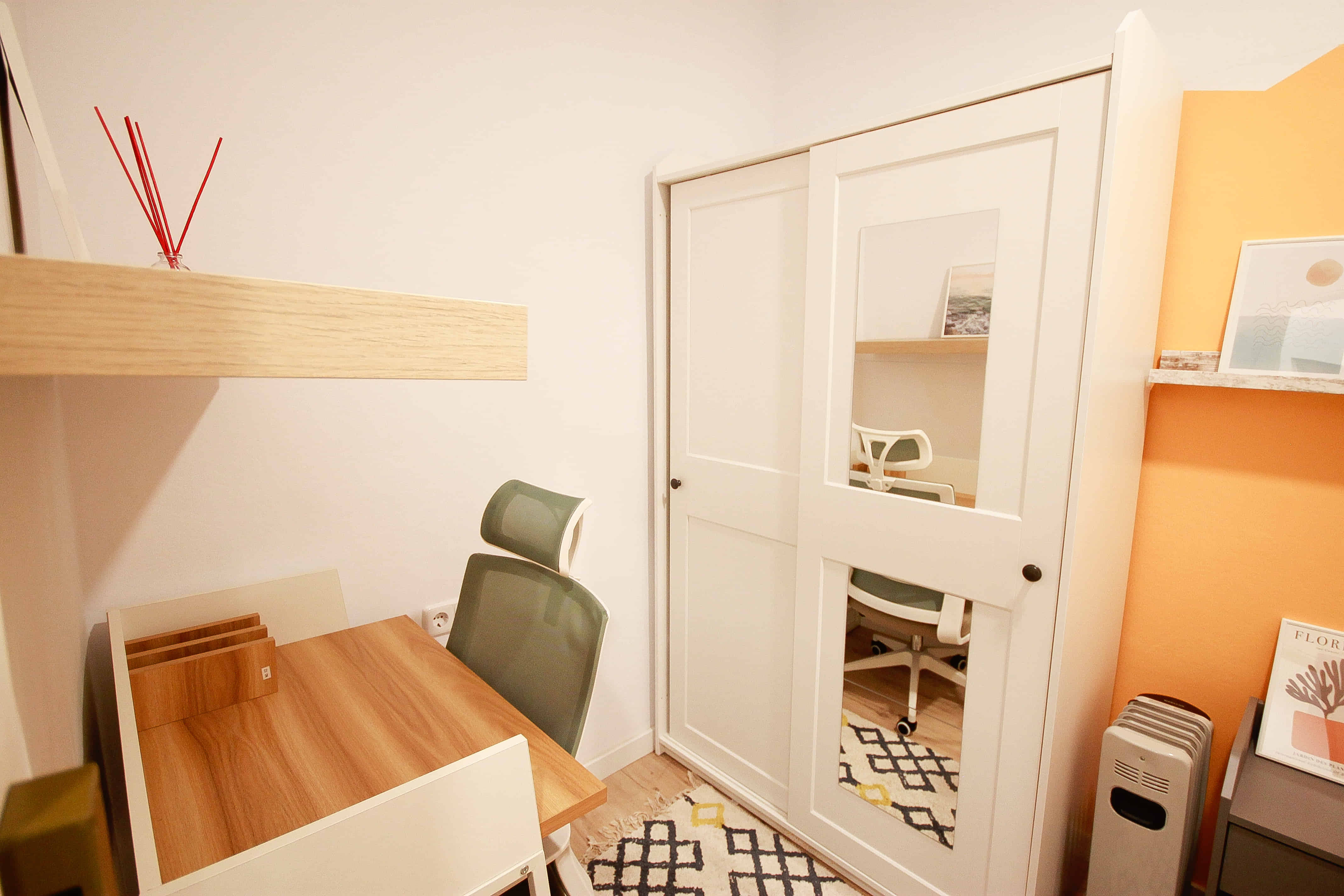 Kitchen?w=400&h=260&fit=crop&q=40&auto=format&trim=auto