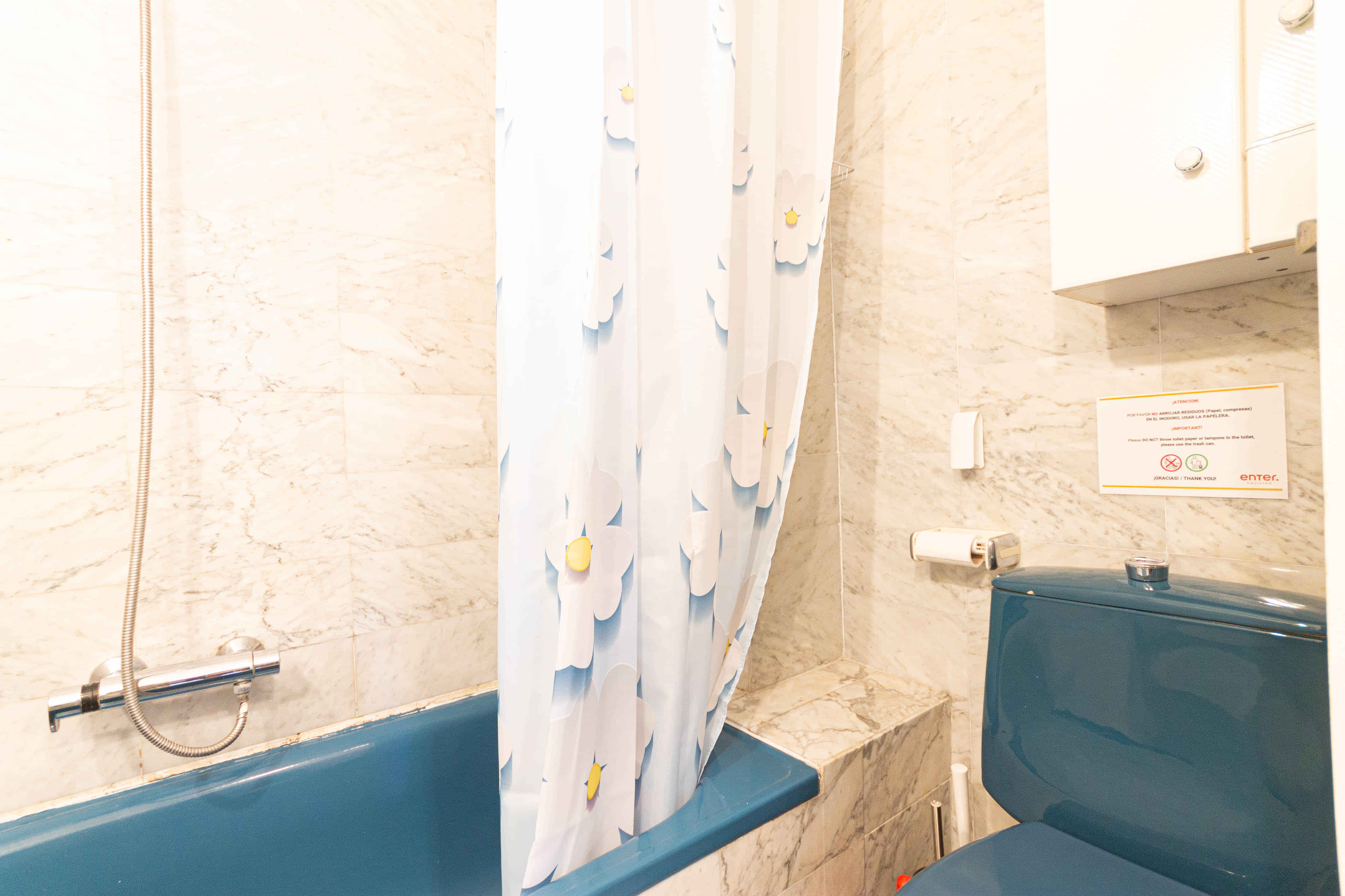 C/ De Sant Fructuós 76 Sants-Montjuïc, Barcelona - Barcelona, Spain - Bathroom