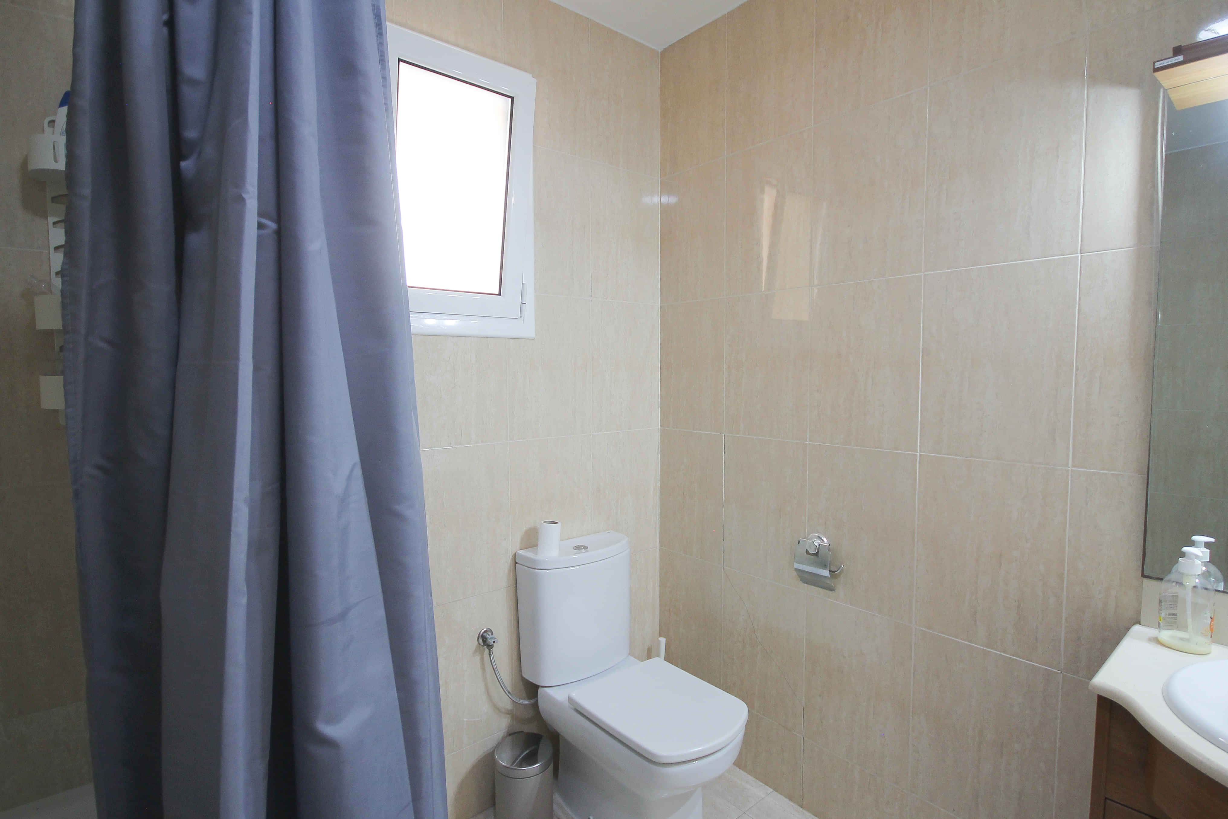 C. De Villarroel 18 L'Eixample, Barcelona - Barcelona, Spain - Bathroom