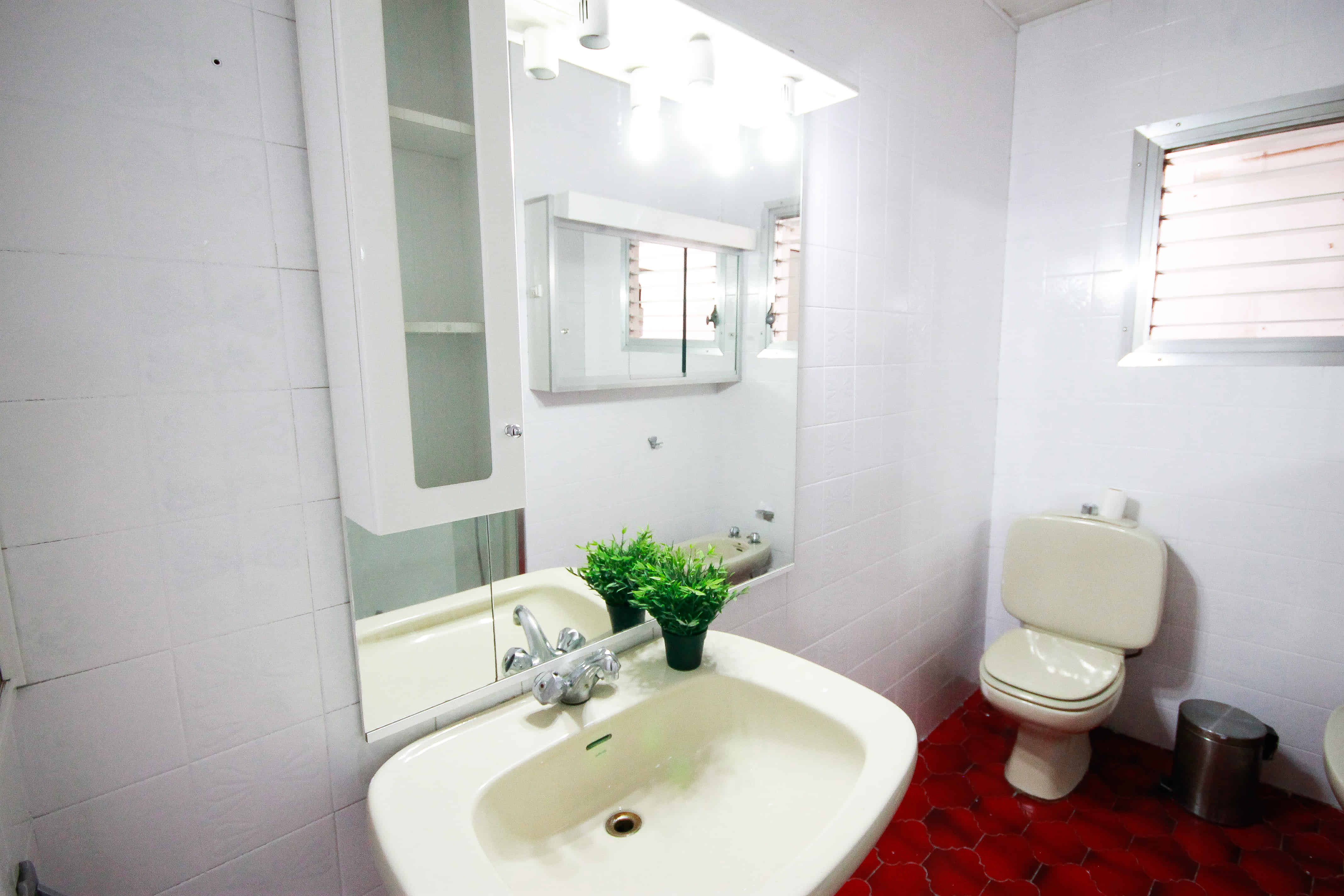 C/ De Sicília 220 Eixample, Barcelona - Barcelona, Spain - Bathroom