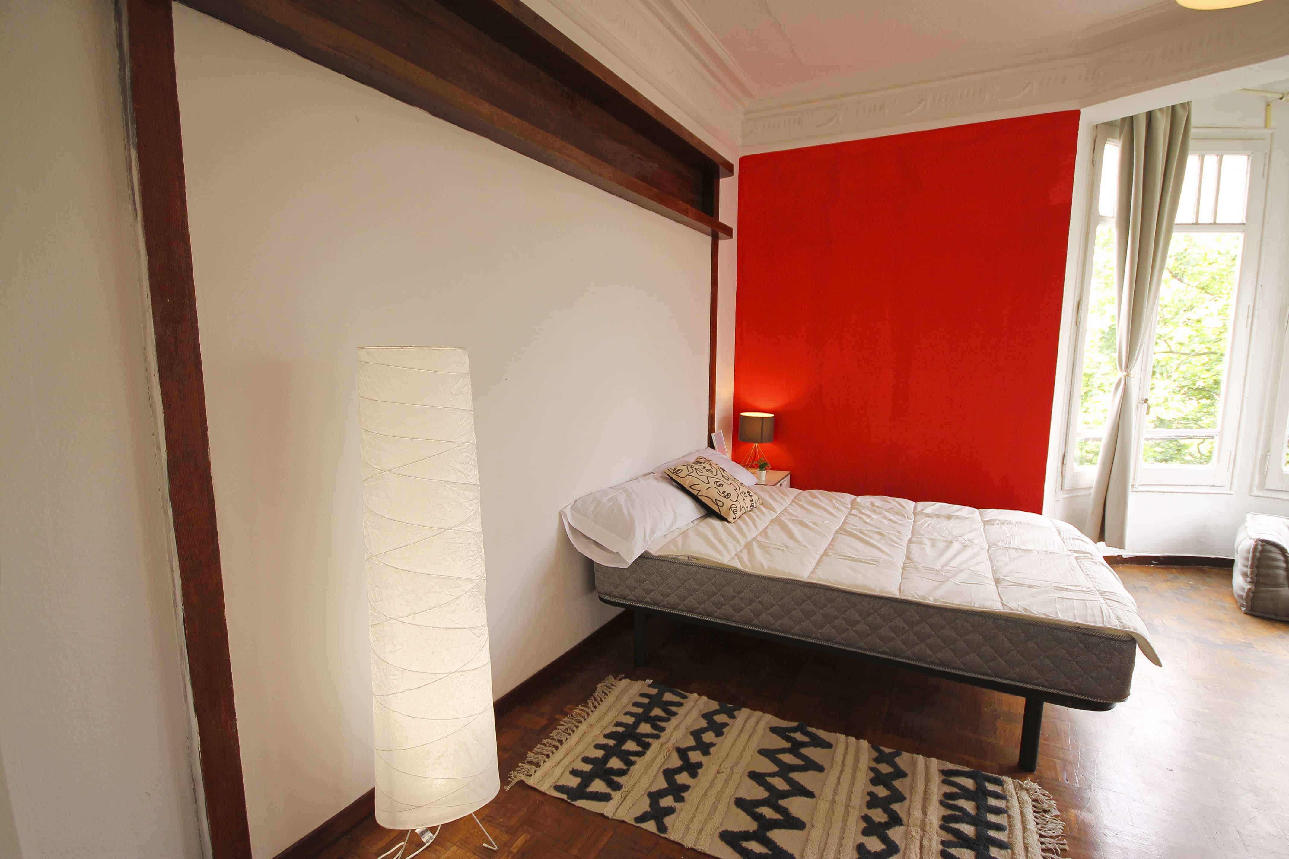 Bathroom?w=400&h=260&fit=crop&q=40&auto=format&trim=auto