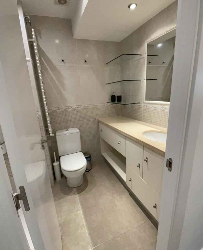 Amenities?w=400&h=260&fit=crop&q=40&auto=format&trim=auto