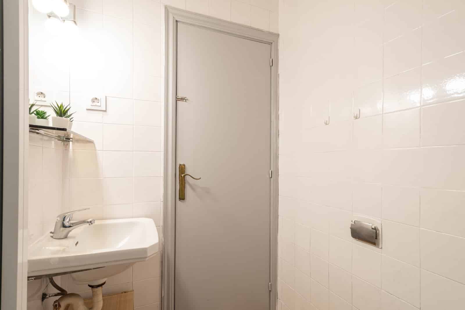 Pi I Margall 100 6-2 Escalera A, Barcelona - Barcelona, Spain - Bathroom