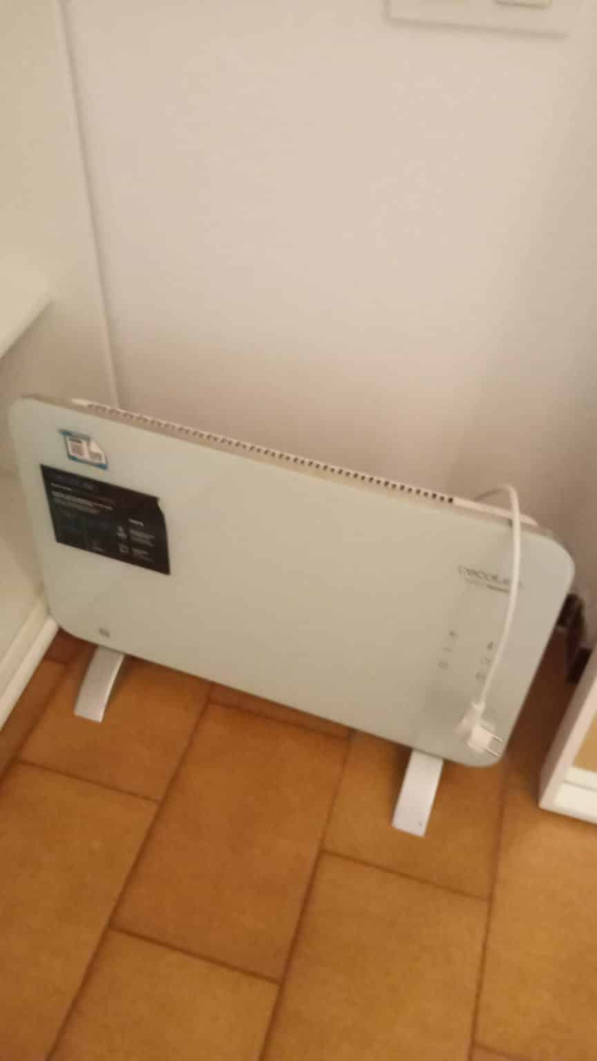 Bathroom?w=400&h=260&fit=crop&q=40&auto=format&trim=auto