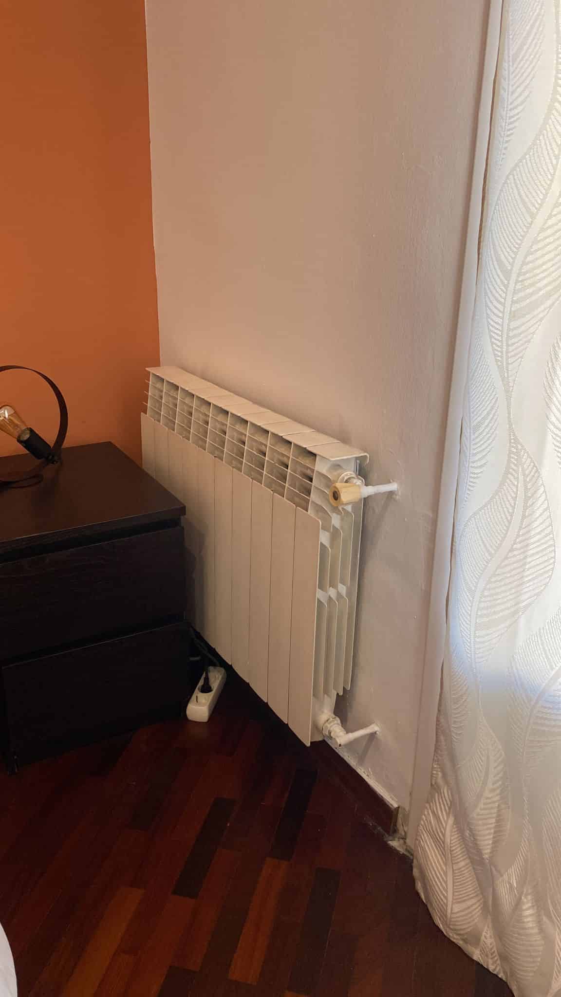 Exterior?w=400&h=260&fit=crop&q=40&auto=format&trim=auto