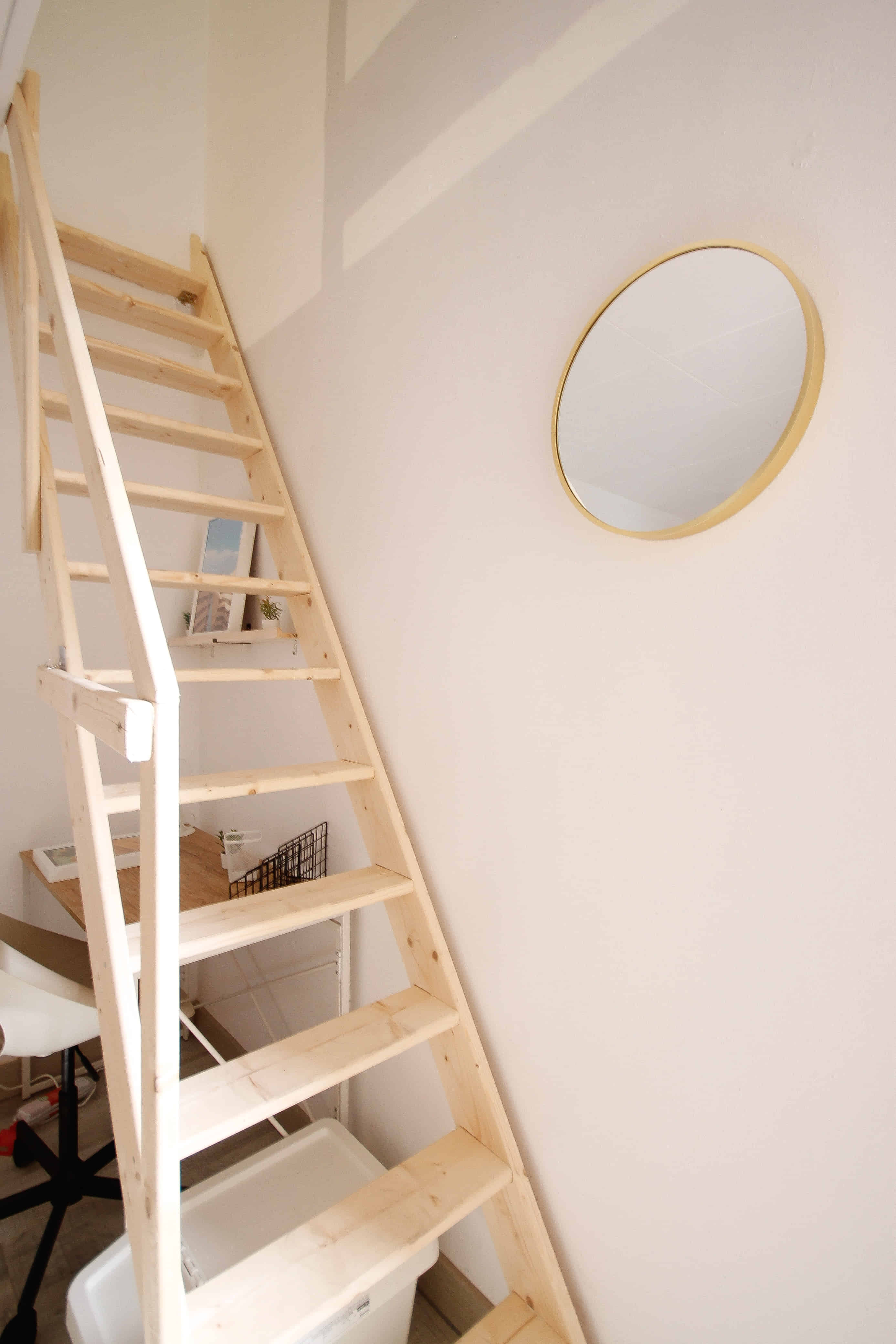 Bathroom?w=400&h=260&fit=crop&q=40&auto=format&trim=auto