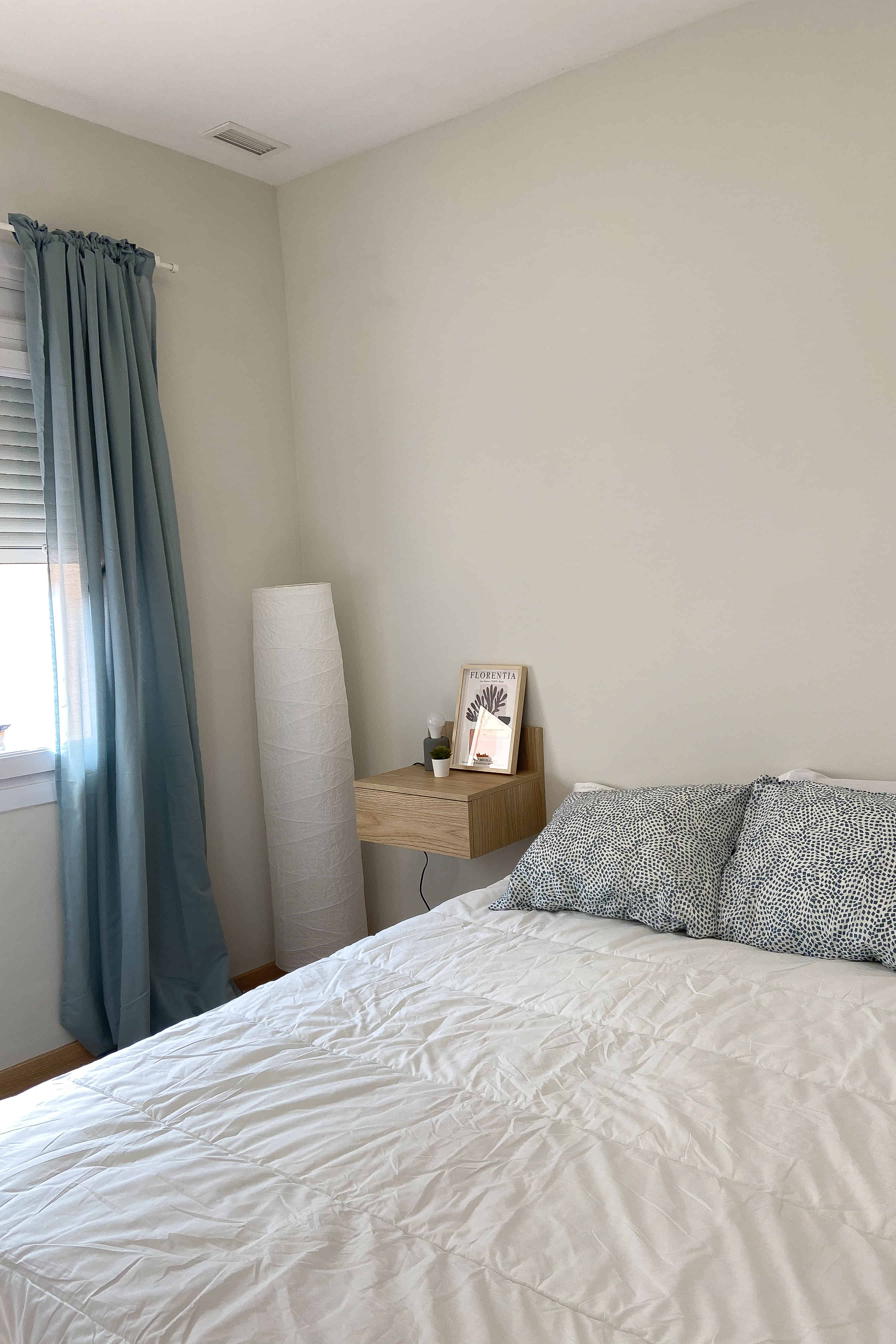 Bathroom?w=400&h=260&fit=crop&q=40&auto=format&trim=auto