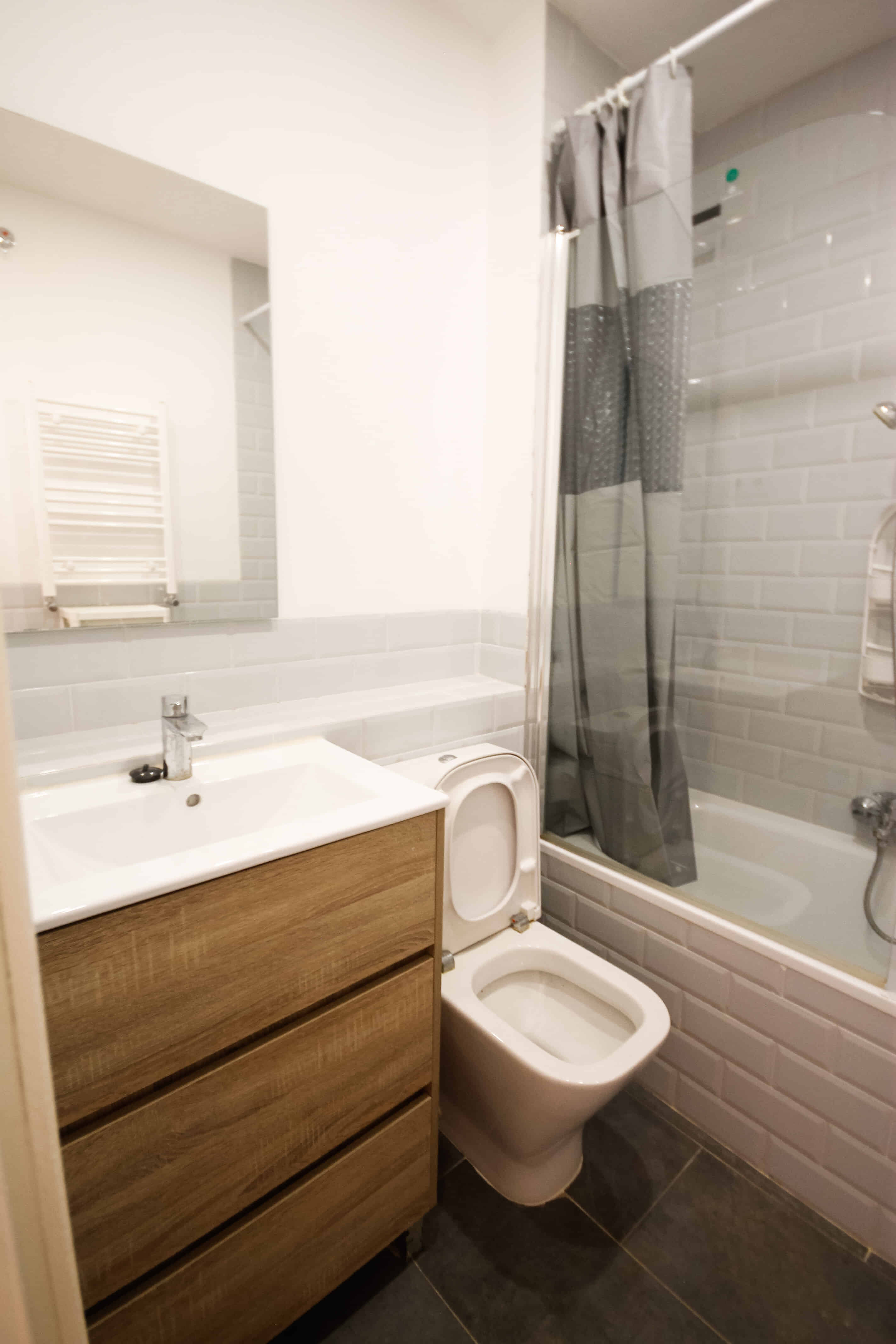 Carrer De Santa Madrona 27 1º Ciutat Vella, Barcelona - Barcelona, Spain - Bathroom