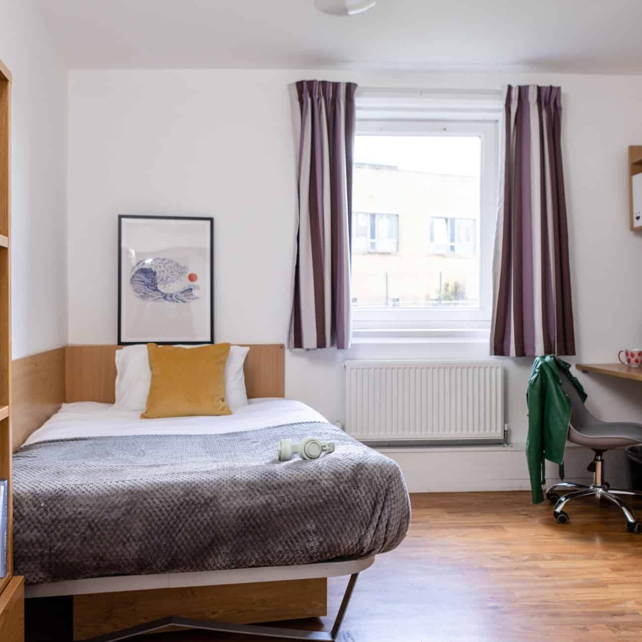 Common Area?w=400&h=260&fit=crop&q=40&auto=format&trim=auto