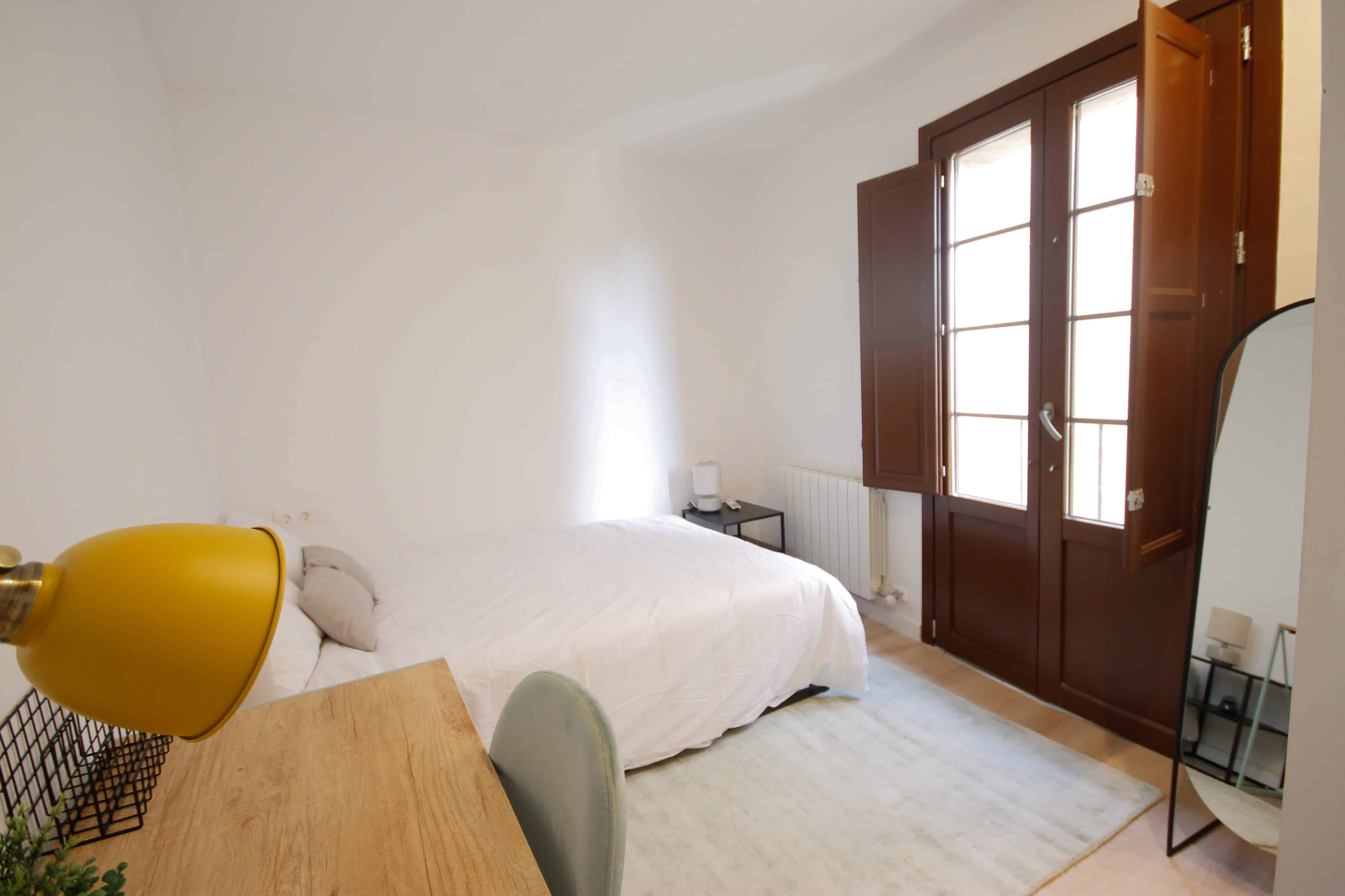 Bathroom?w=400&h=260&fit=crop&q=40&auto=format&trim=auto