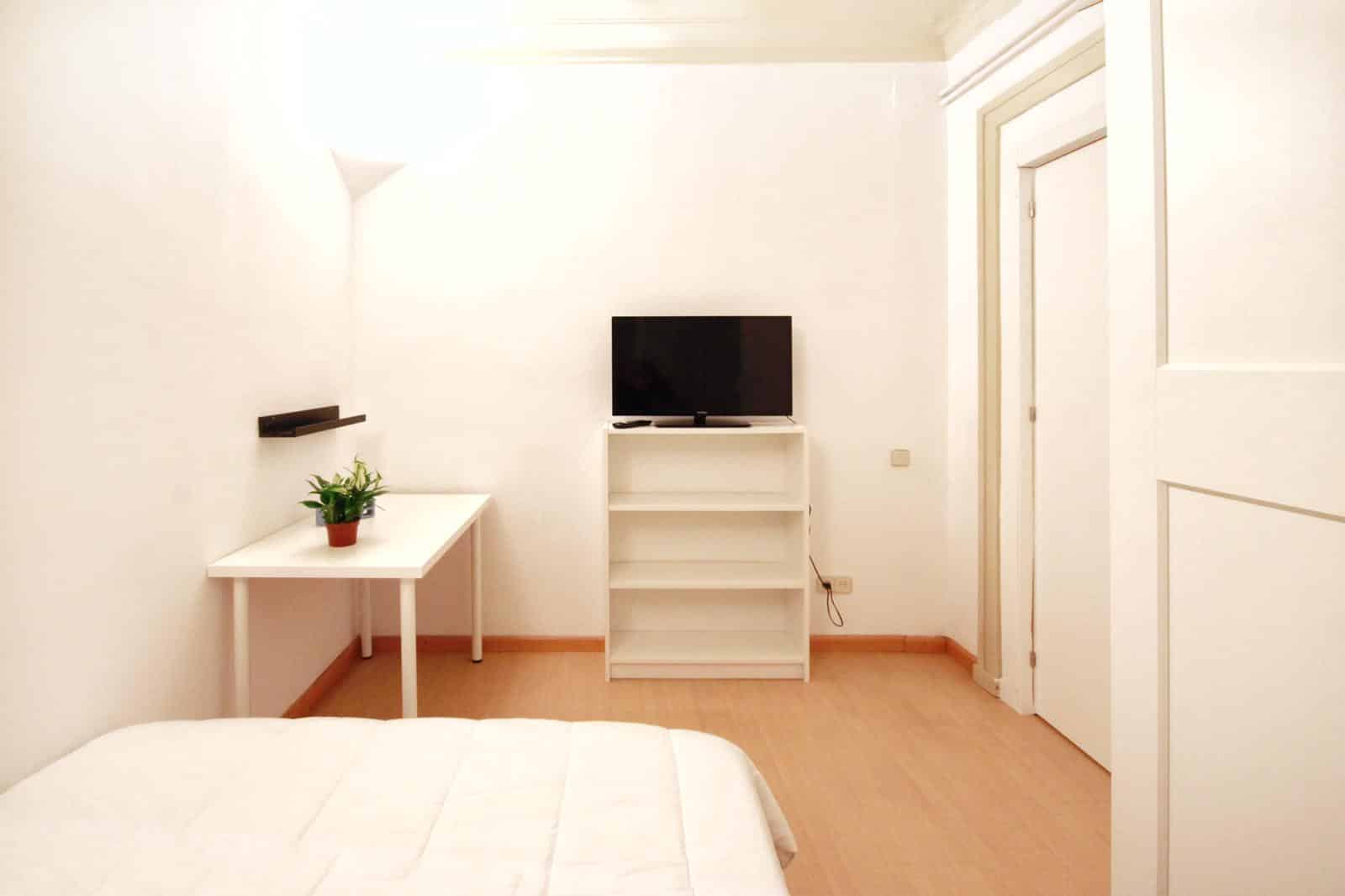 Bathroom?w=400&h=260&fit=crop&q=40&auto=format&trim=auto