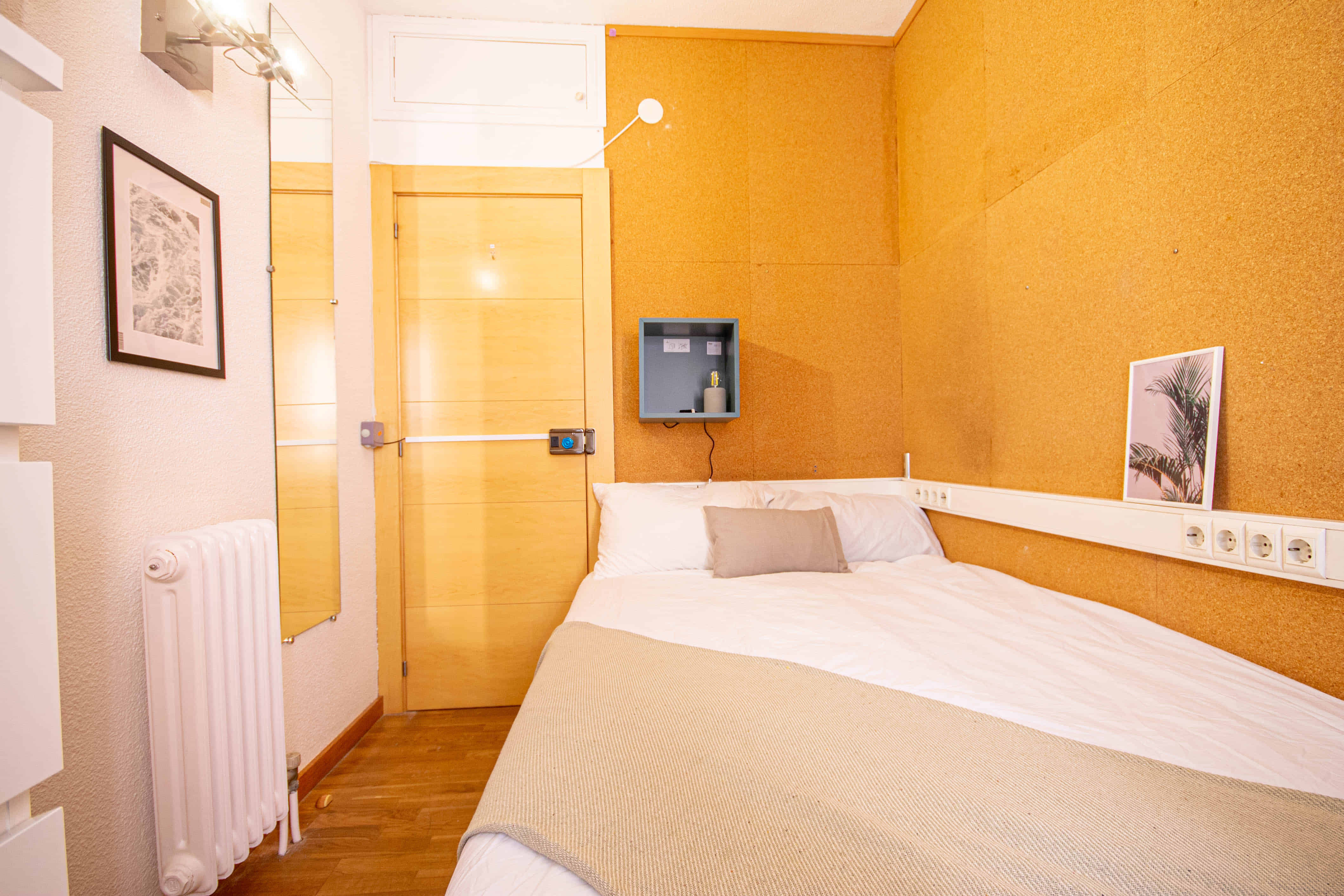 Kitchen?w=400&h=260&fit=crop&q=40&auto=format&trim=auto