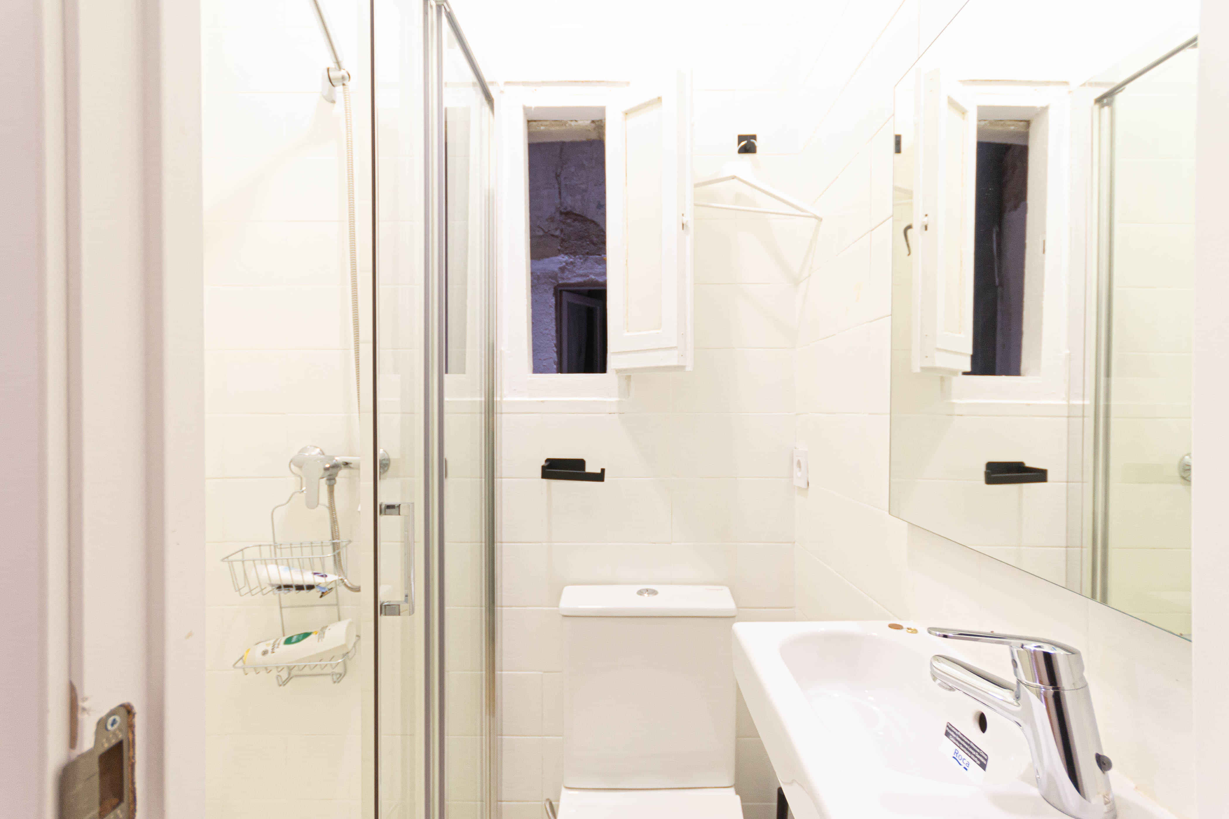 C/Sant Pau 52-54 Pr-Izq Ciutat Vella, Barcelona - Barcelona, Spain - Bathroom