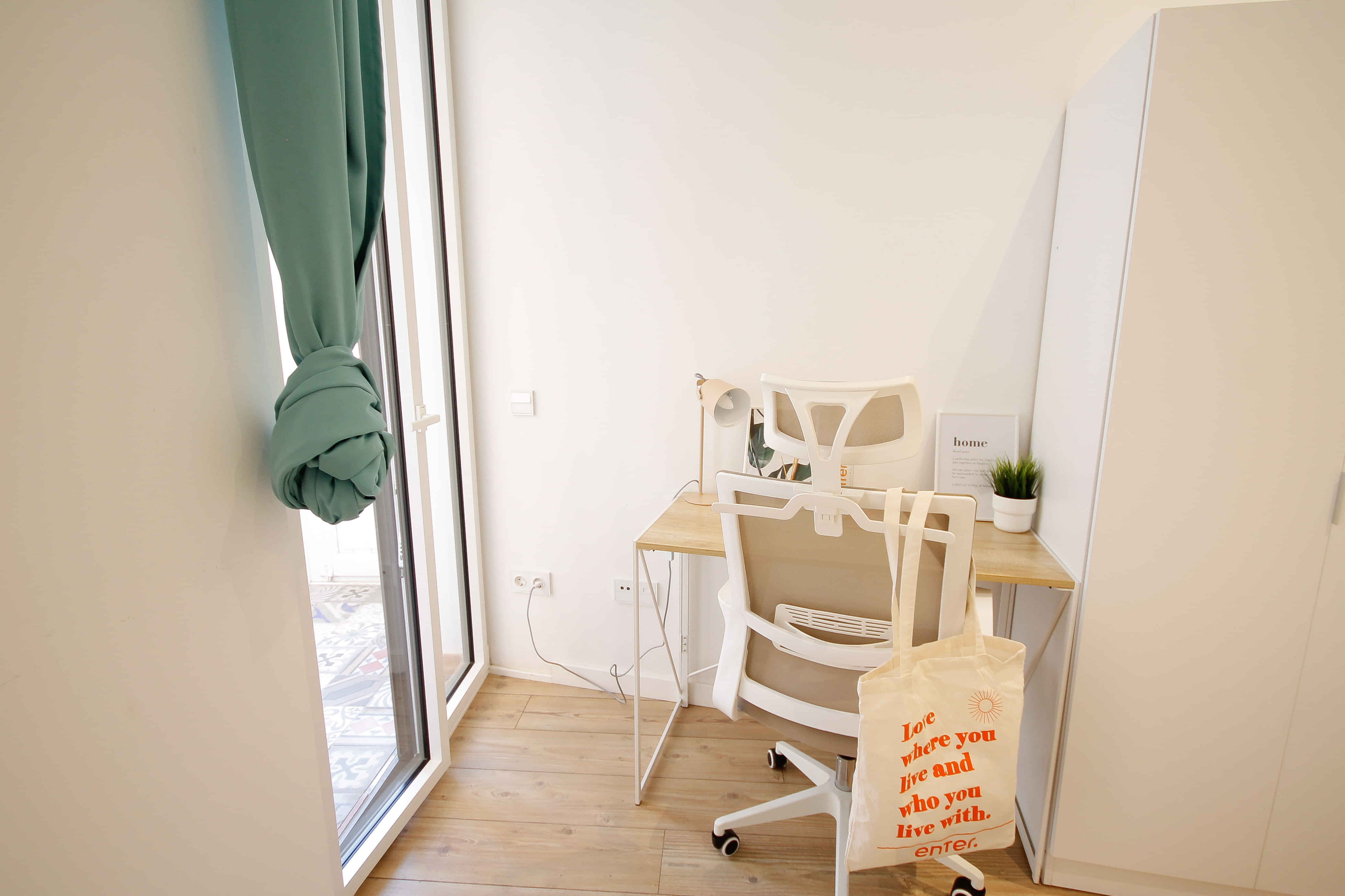 Poeta Cabanyes 14 Entresuelo Izquierdo, Barcelona - Barcelona, Spain - Amenities