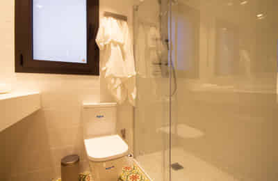 SPF4A0 - Bedroom?w=400&h=260&fit=crop&q=40&auto=format&trim=auto