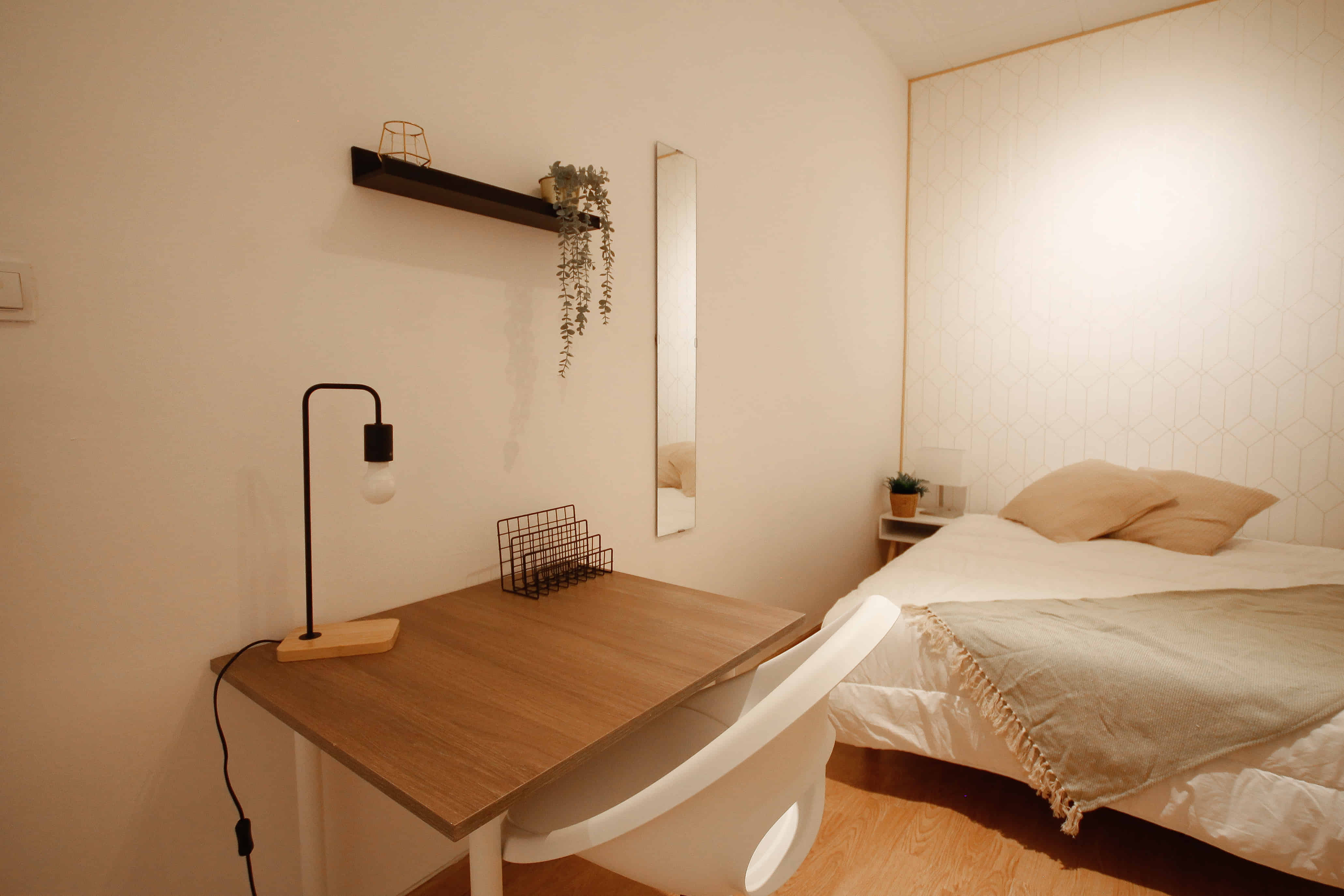 Amenities?w=400&h=260&fit=crop&q=40&auto=format&trim=auto