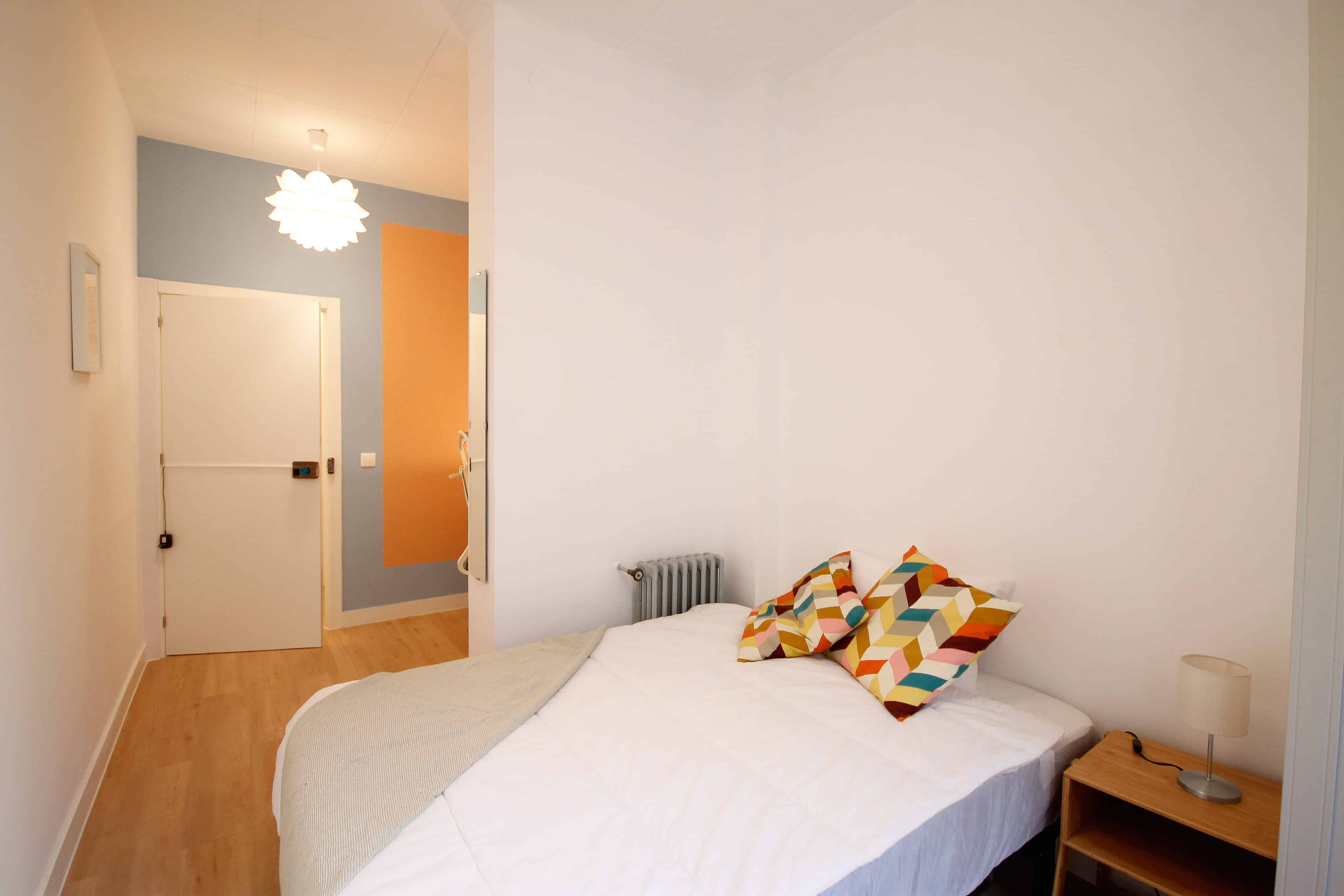 Amenities?w=400&h=260&fit=crop&q=40&auto=format&trim=auto