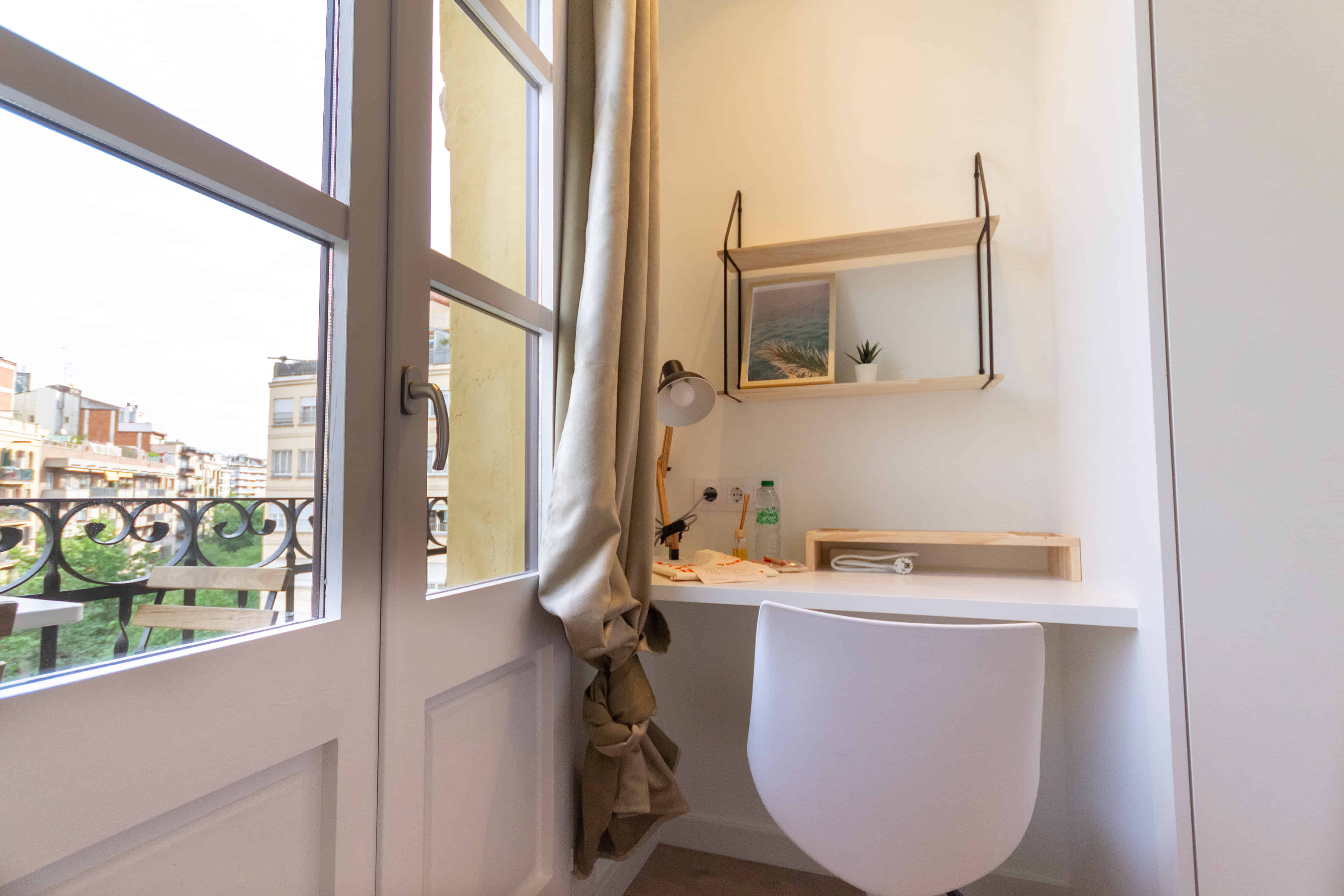 Bathroom?w=400&h=260&fit=crop&q=40&auto=format&trim=auto