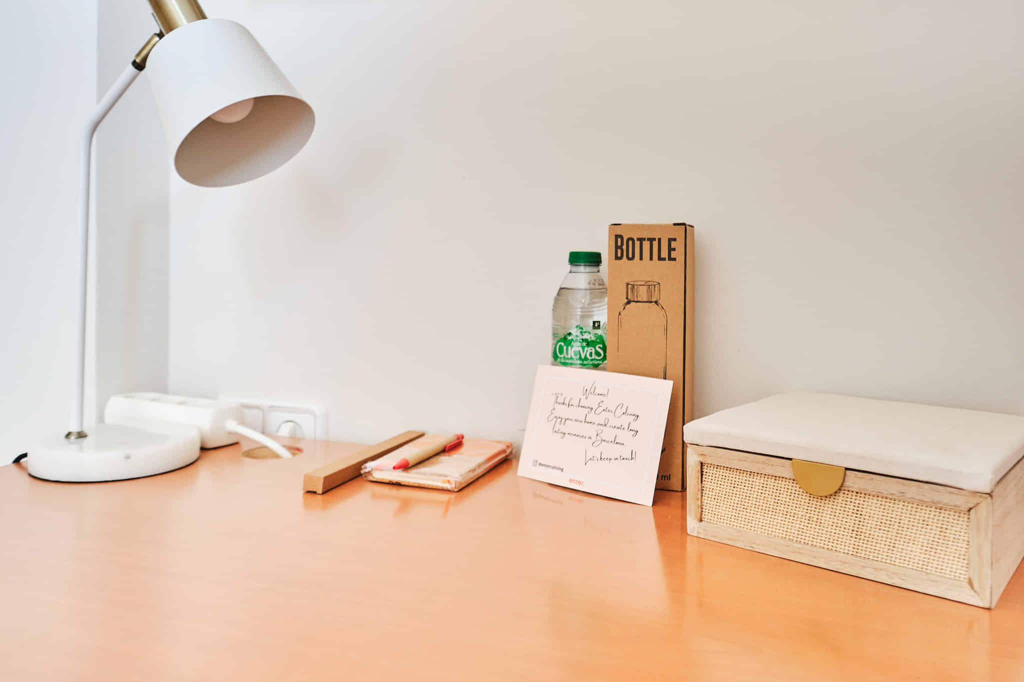 Bathroom?w=400&h=260&fit=crop&q=40&auto=format&trim=auto