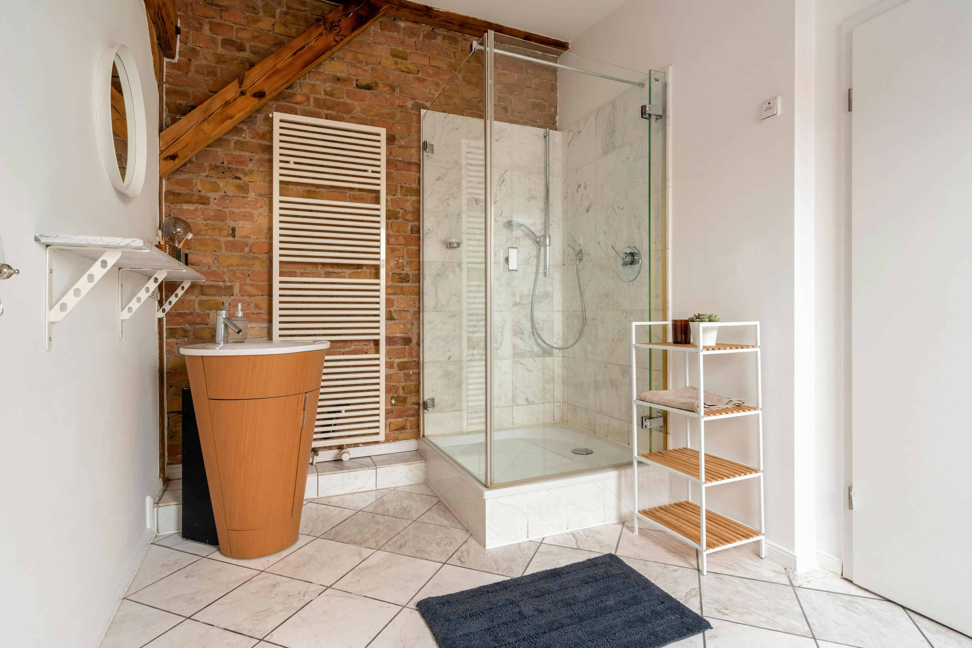 Common Area?w=400&h=260&fit=crop&q=40&auto=format&trim=auto