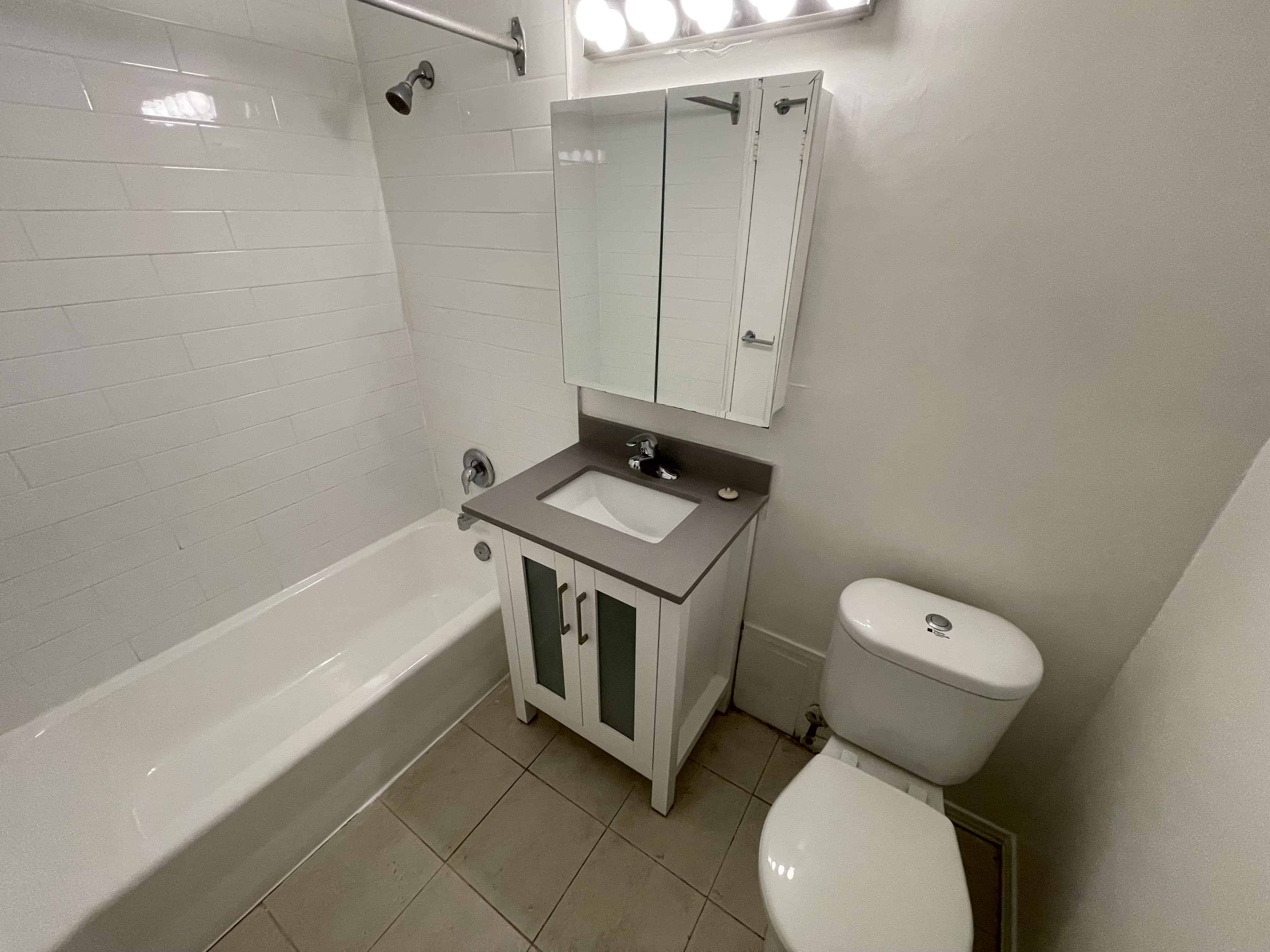 Heath Street, Toronto - Toronto, Ontario, Canada - Gold Room - Bathroom