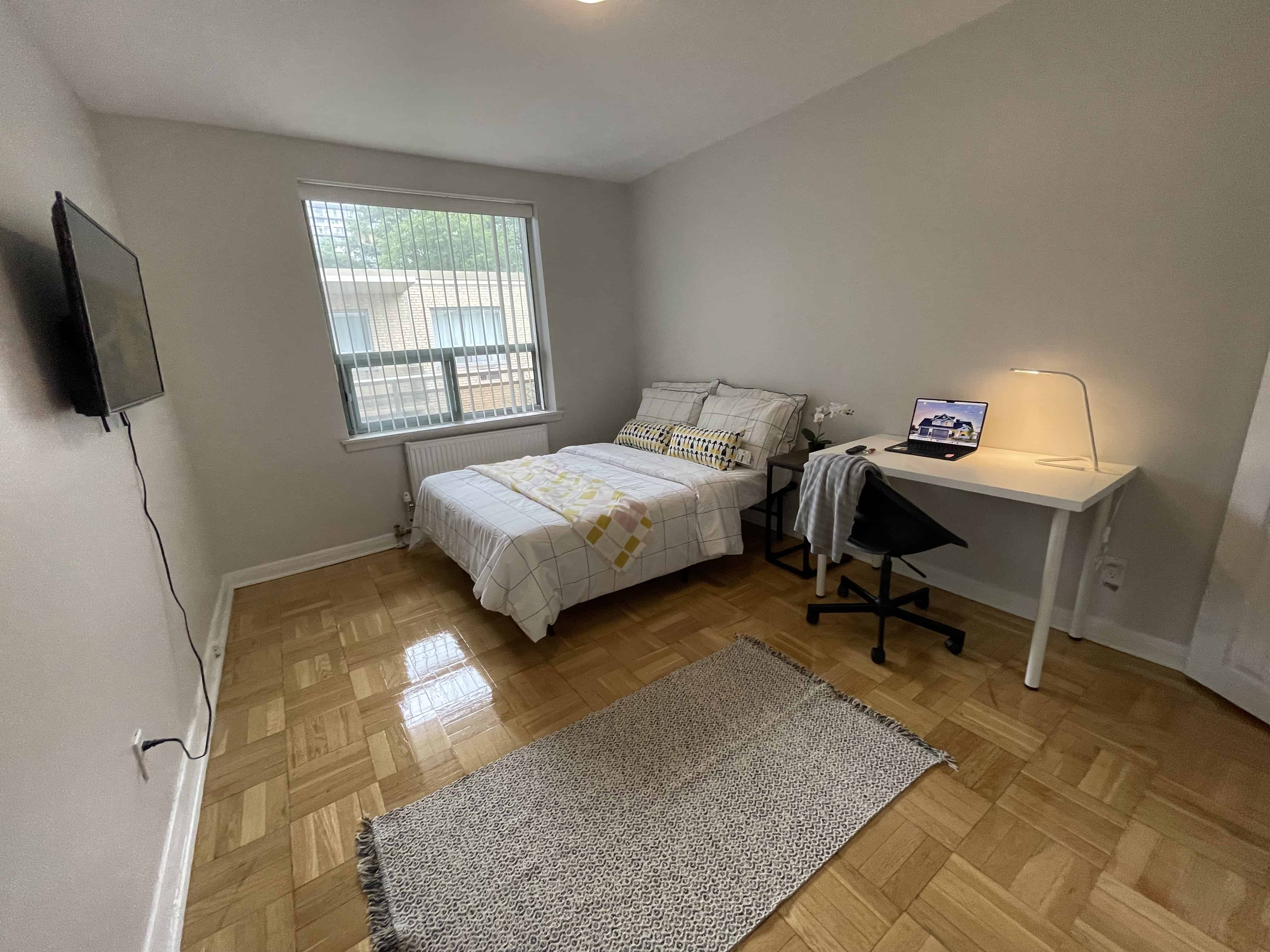 Heath Street, Toronto - Toronto, Ontario, Canada - Gold Room - Bedroom