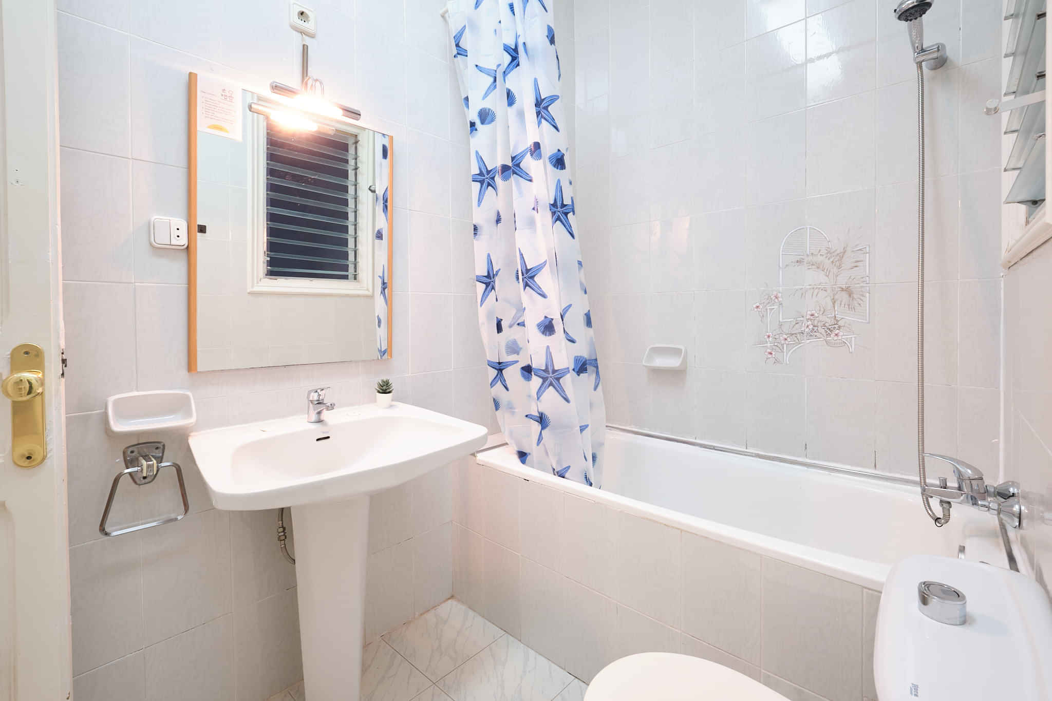 C/ De St. Antoni Maria Claret 20 1 C Gràcia, Barcelona - Barcelona, Spain - Bathroom