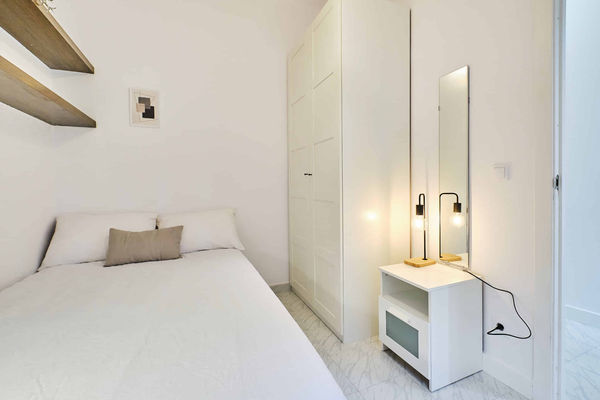 Bathroom?w=400&h=260&fit=crop&q=40&auto=format&trim=auto