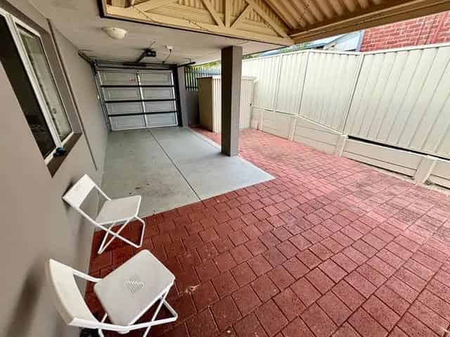 Room in a 4 Bedroom Apartment, 241A Gloucester Street, Victoria Park, Town of Victoria Park, 6100 - Perth, Western Australia, Australia - Exterior