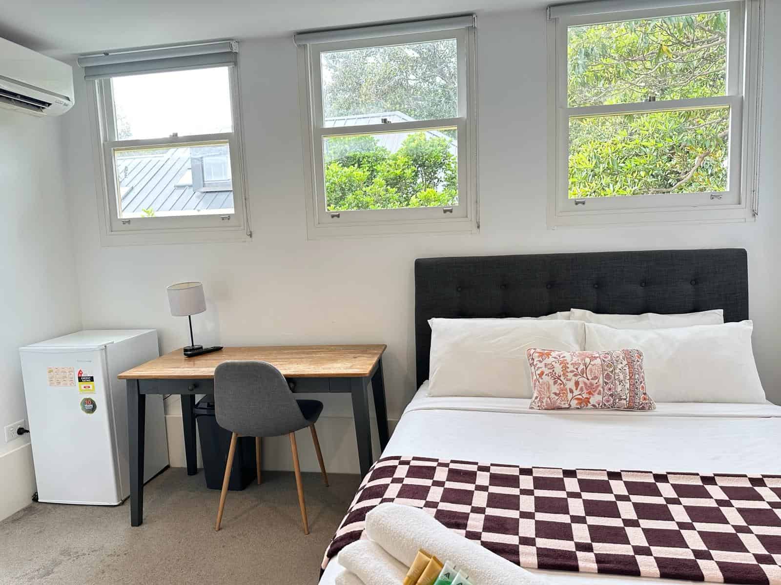 Amenities?w=400&h=260&fit=crop&q=40&auto=format&trim=auto