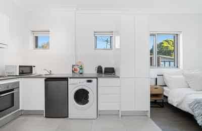 Room 1 - Kitchen?w=400&h=260&fit=crop&q=40&auto=format&trim=auto